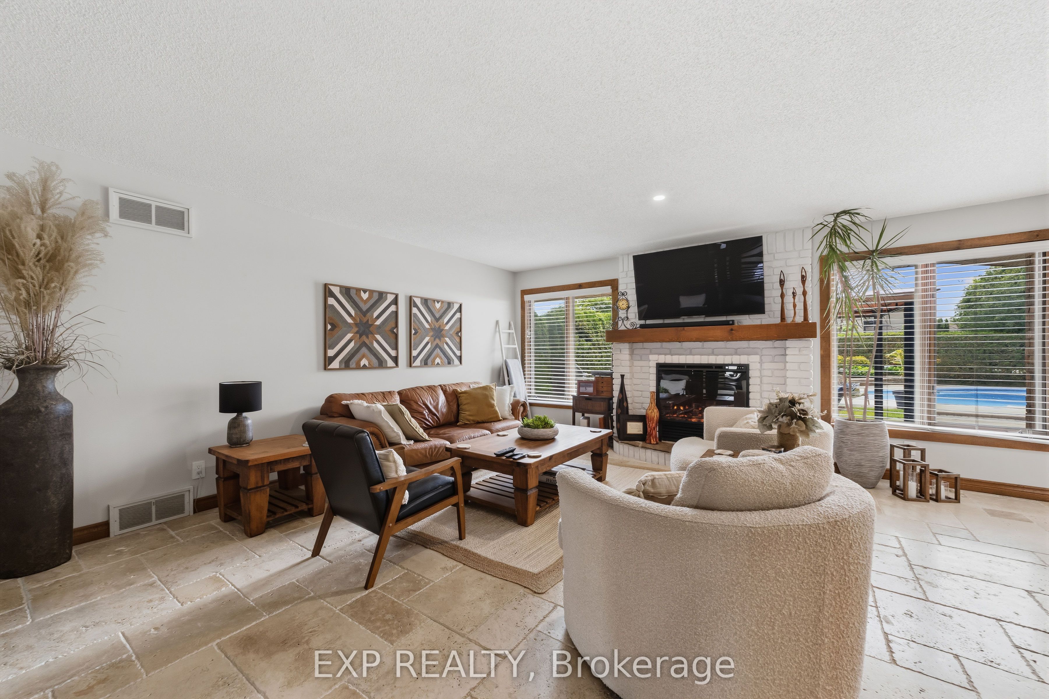 57 Valleyview Crescent