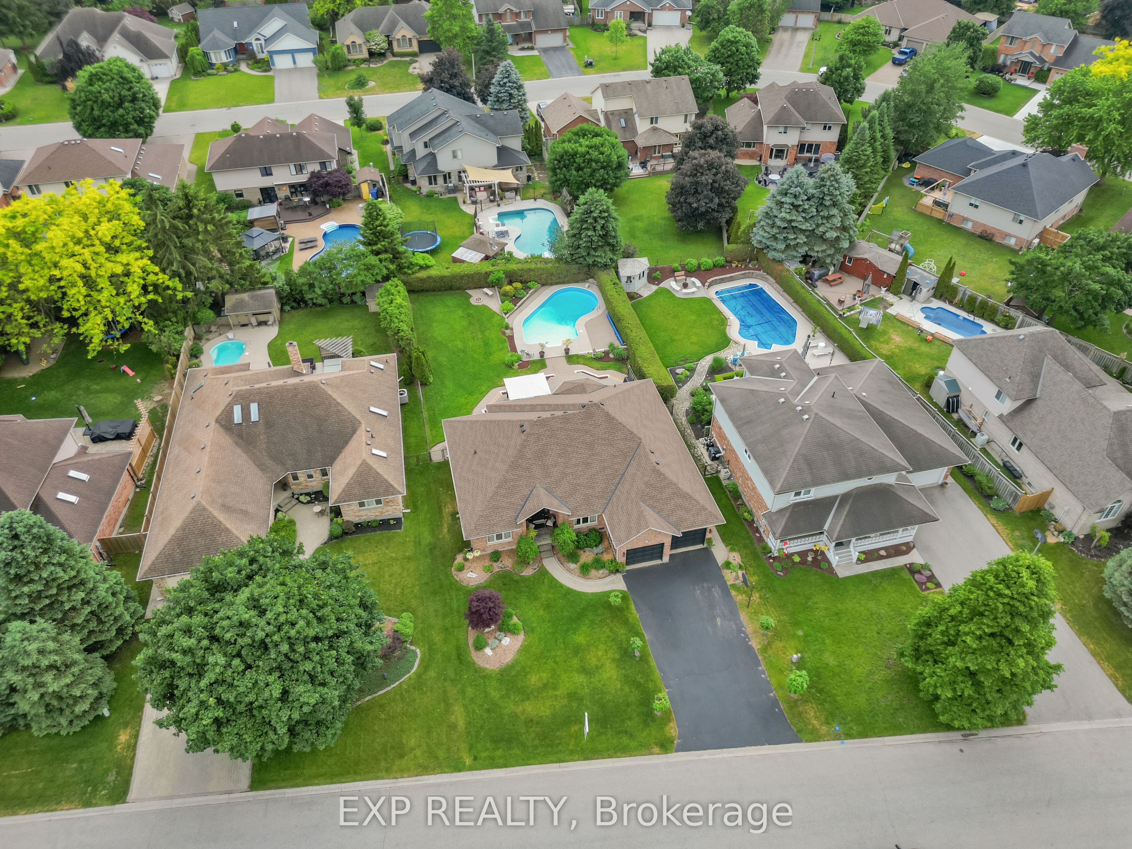 57 Valleyview Crescent