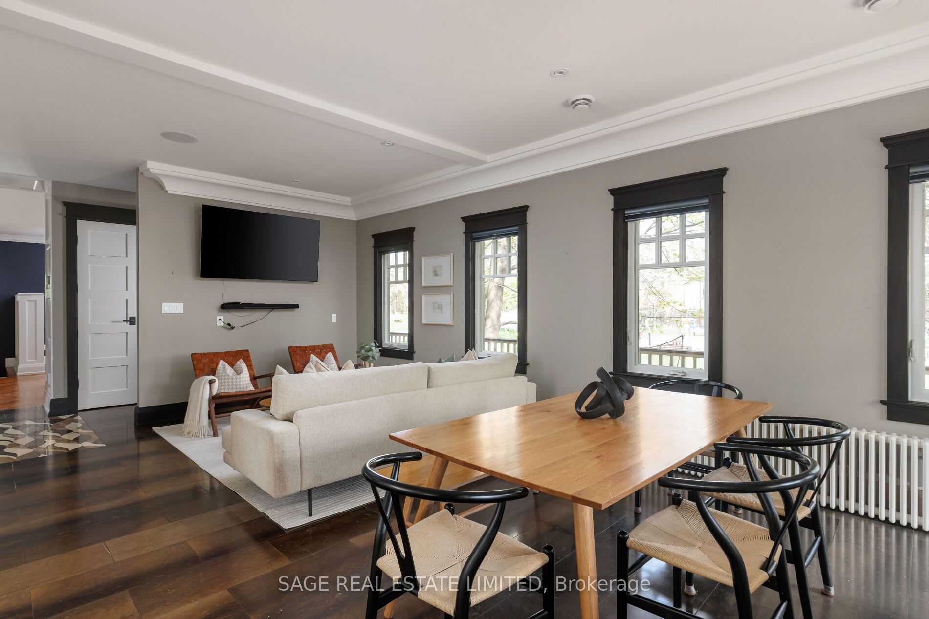 39 Loyalist Road