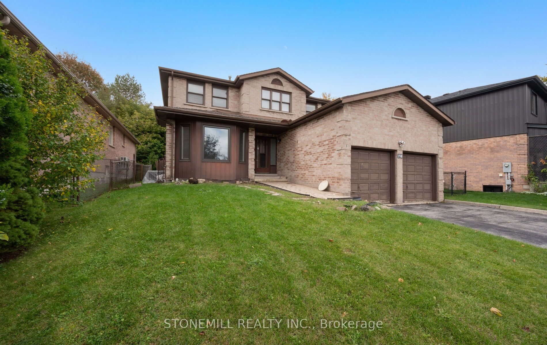 76 Collings Avenue