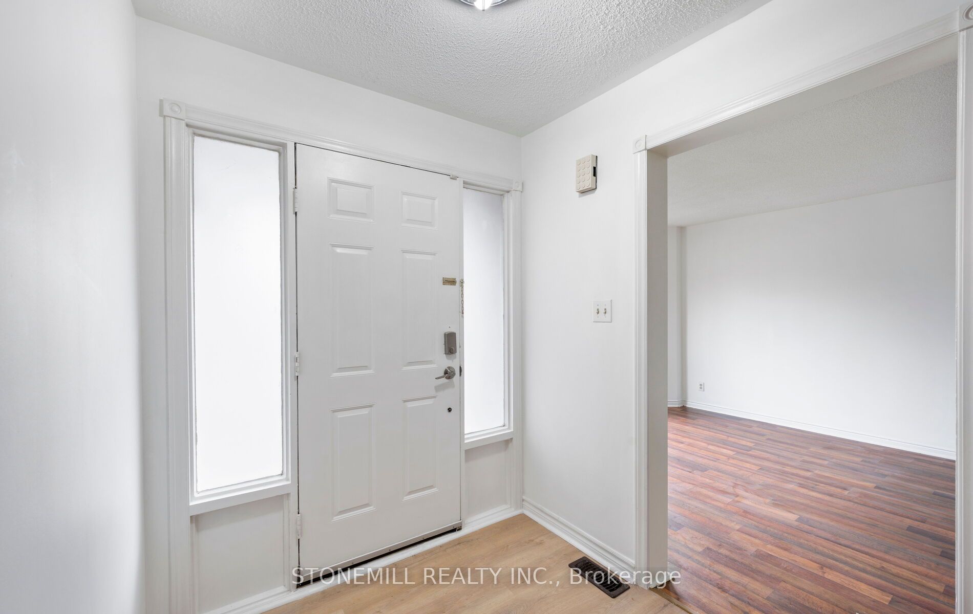 76 Collings Avenue