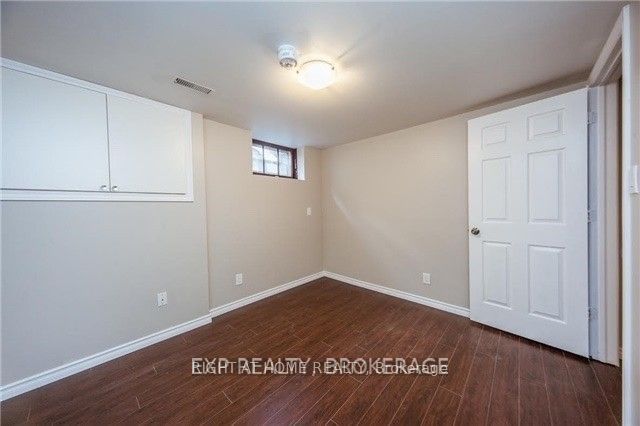 709 Gilbert Street W