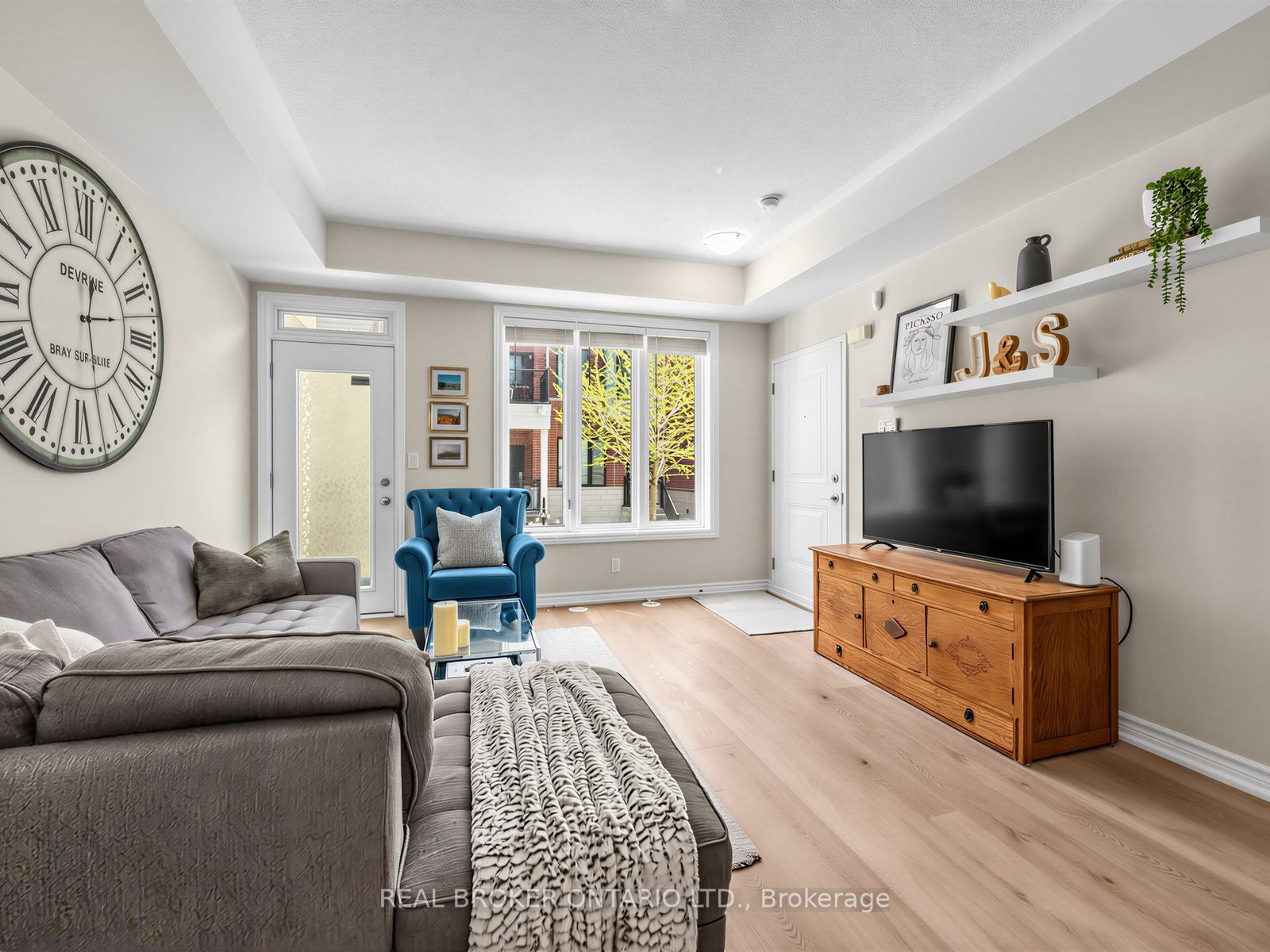 30 Carnation Avenue 88