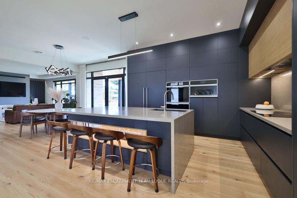 4482 Cosburn Crescent