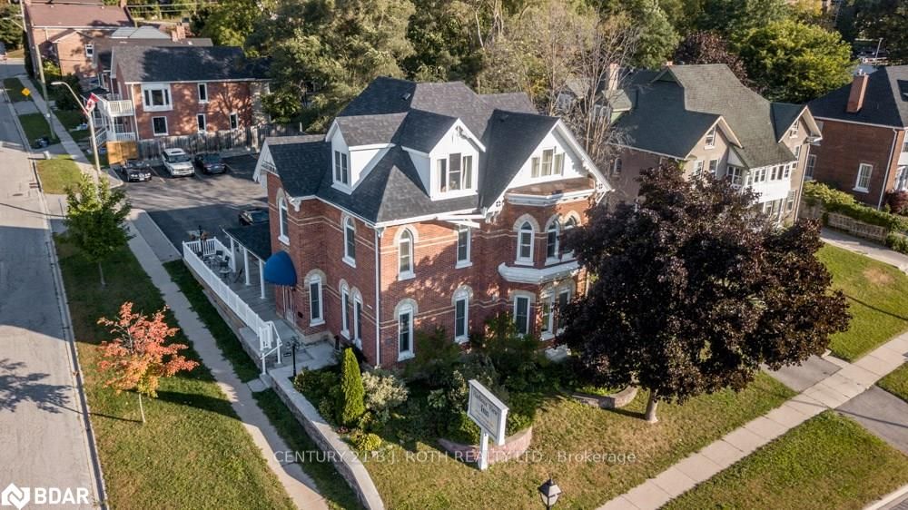 1 Berczy Street
