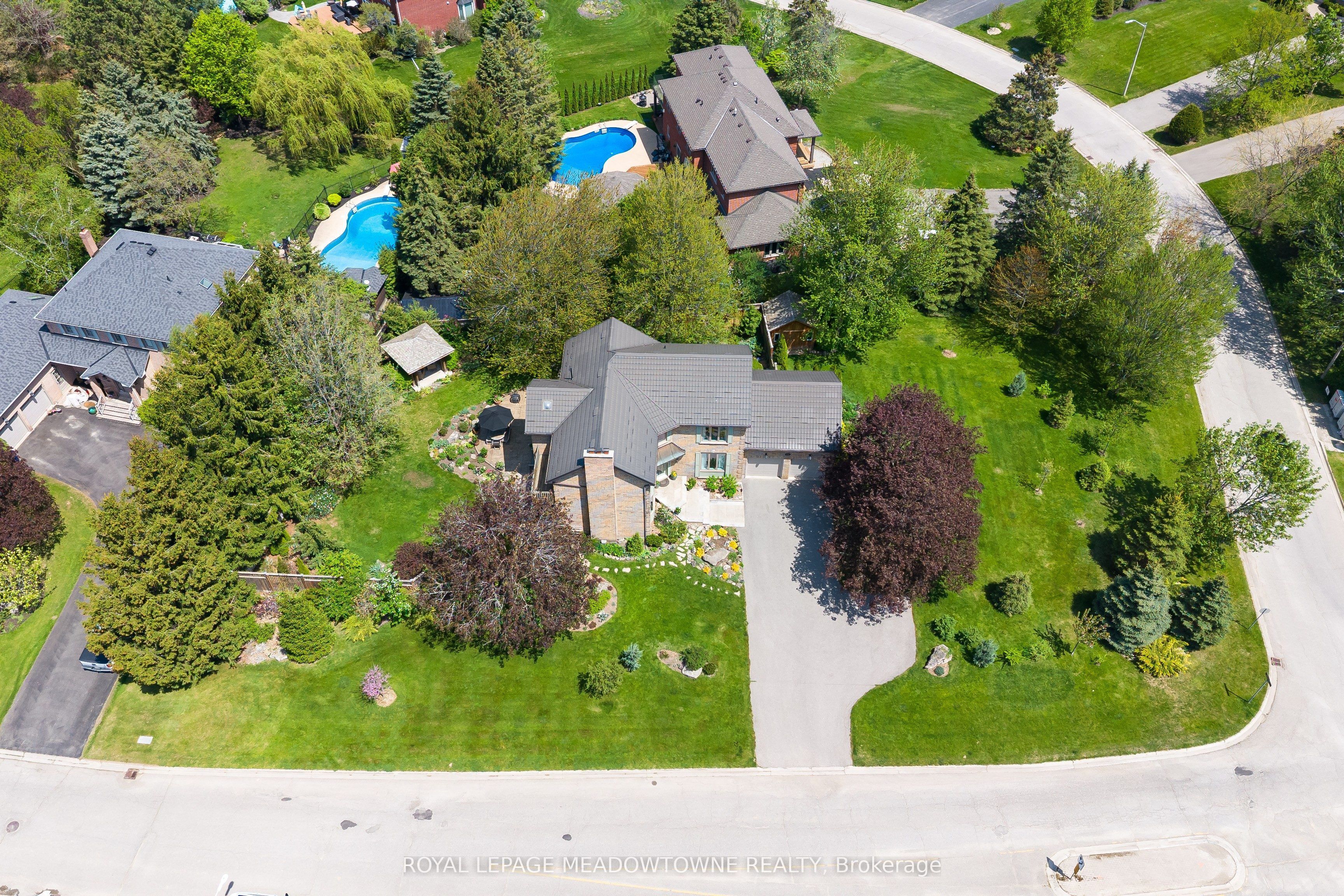 16 Oak Ridge Drive