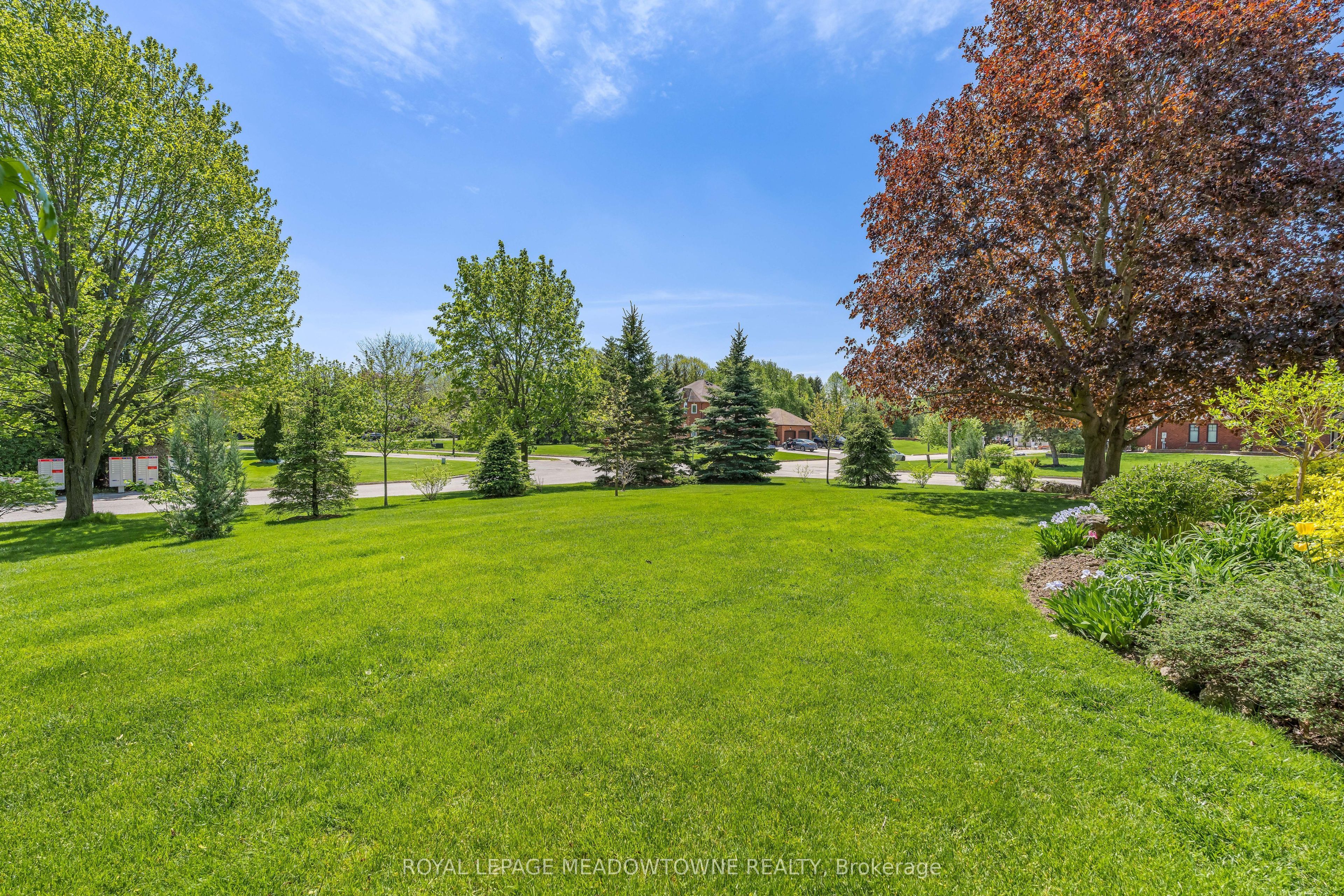 16 Oak Ridge Drive