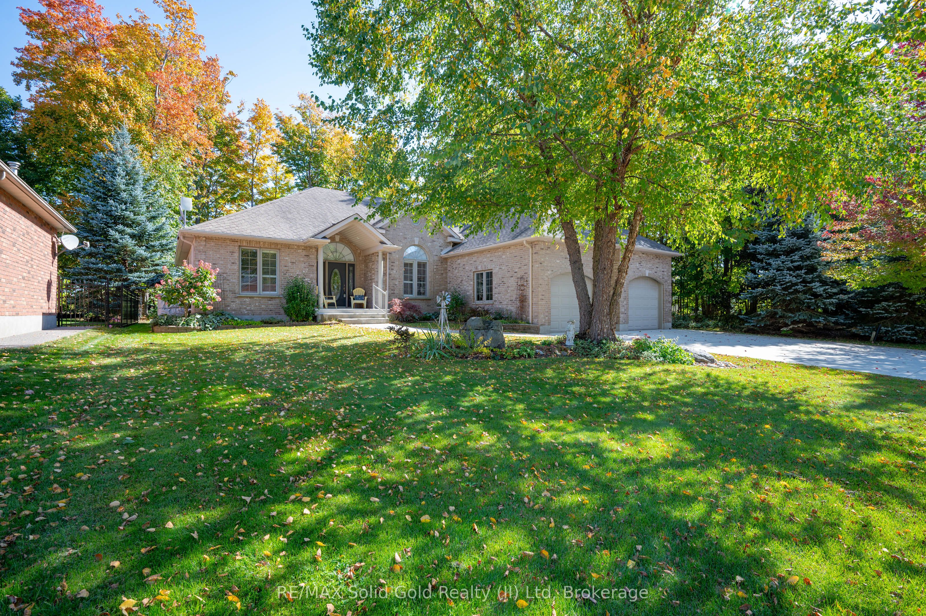 12 Welwood Avenue