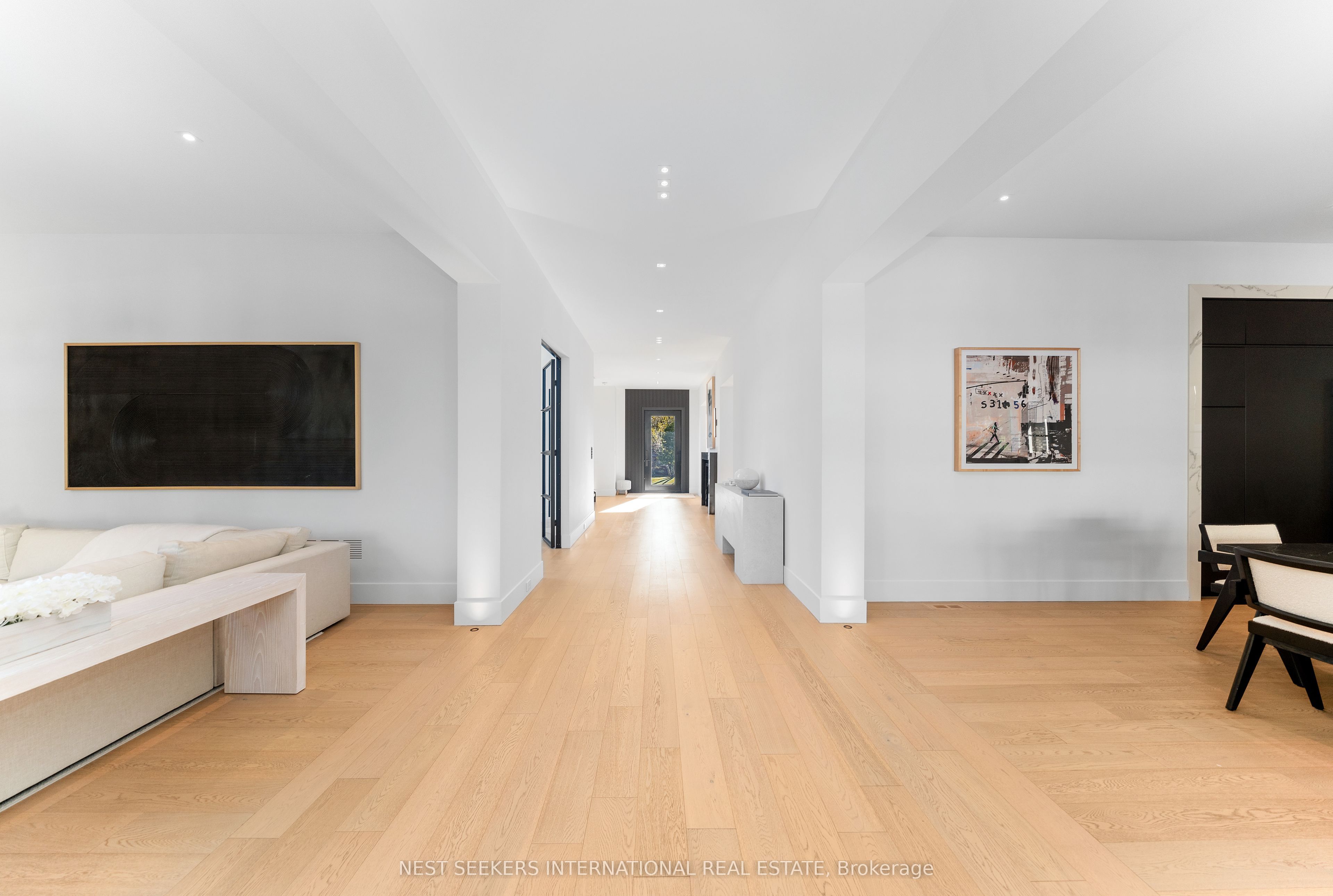 6 Forestave Crescent