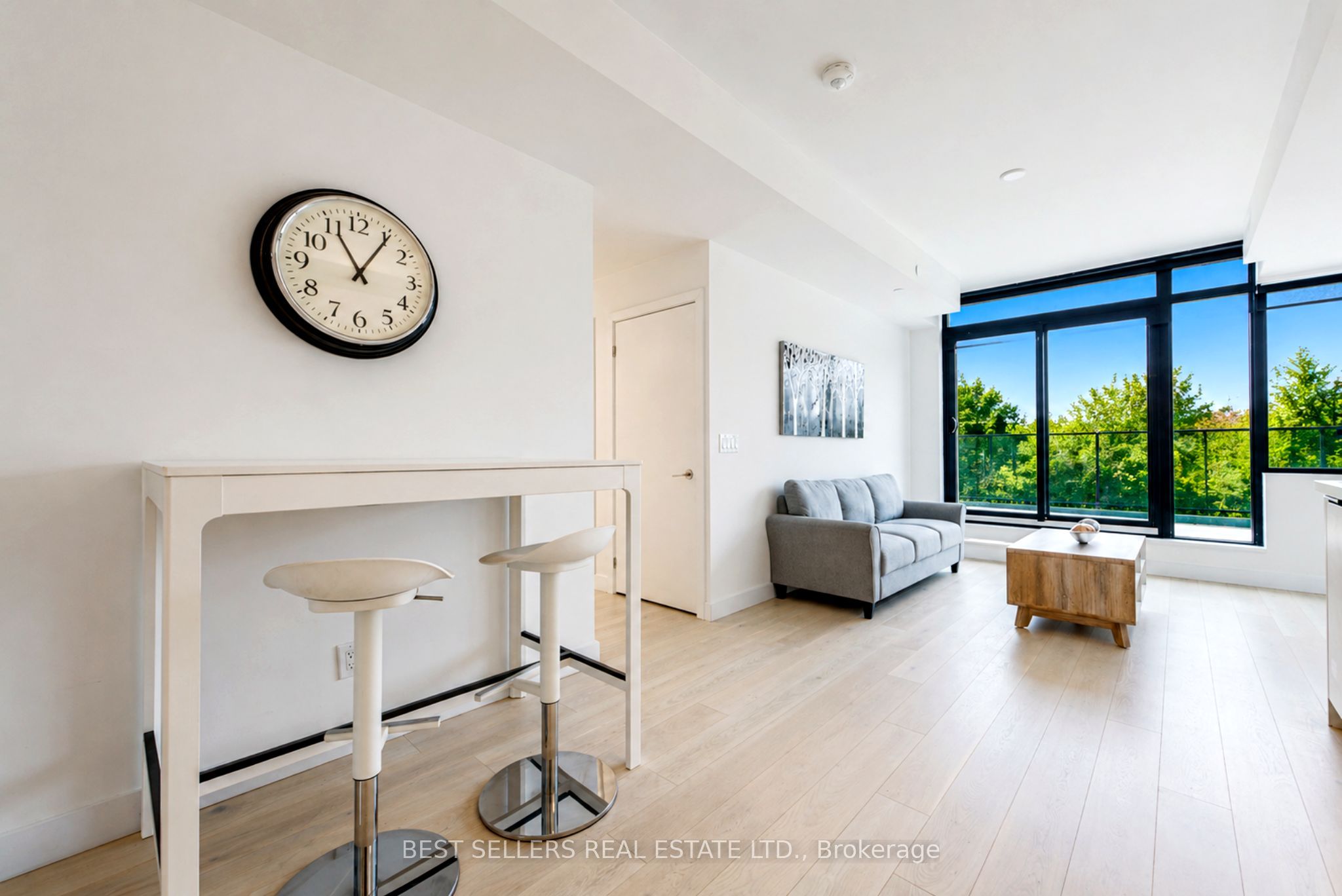 160 Kingsway Crescent 611