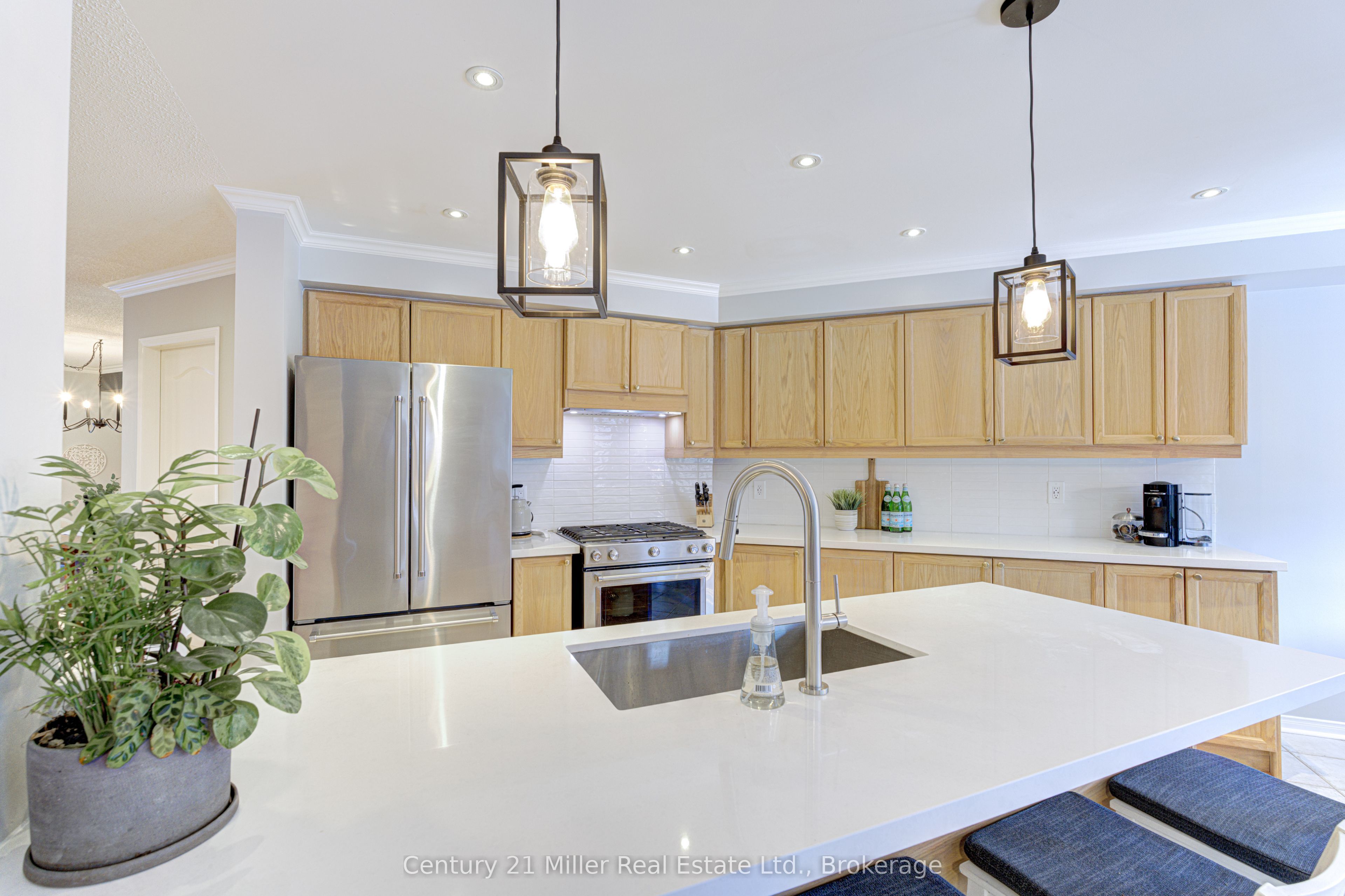 2142 Meadowglen Drive