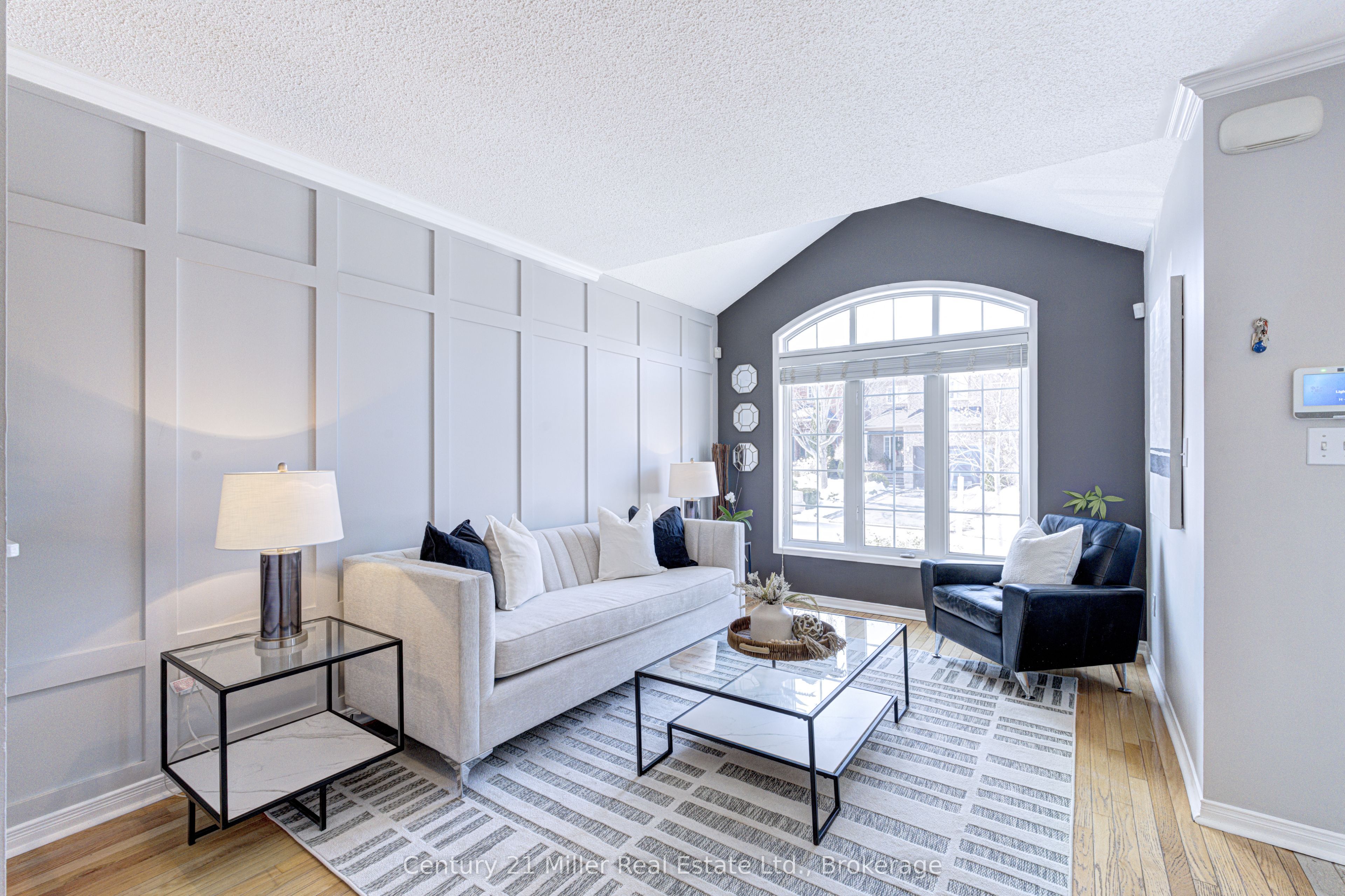 2142 Meadowglen Drive