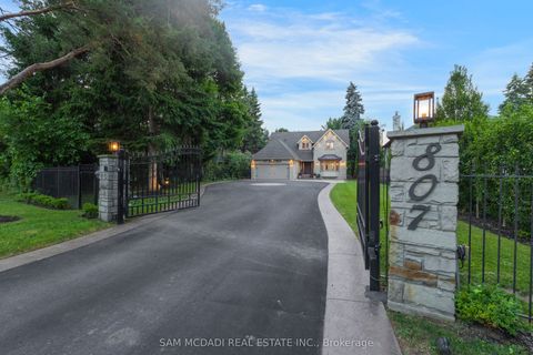 807 Indian Road Mississauga ON L5H 1R4