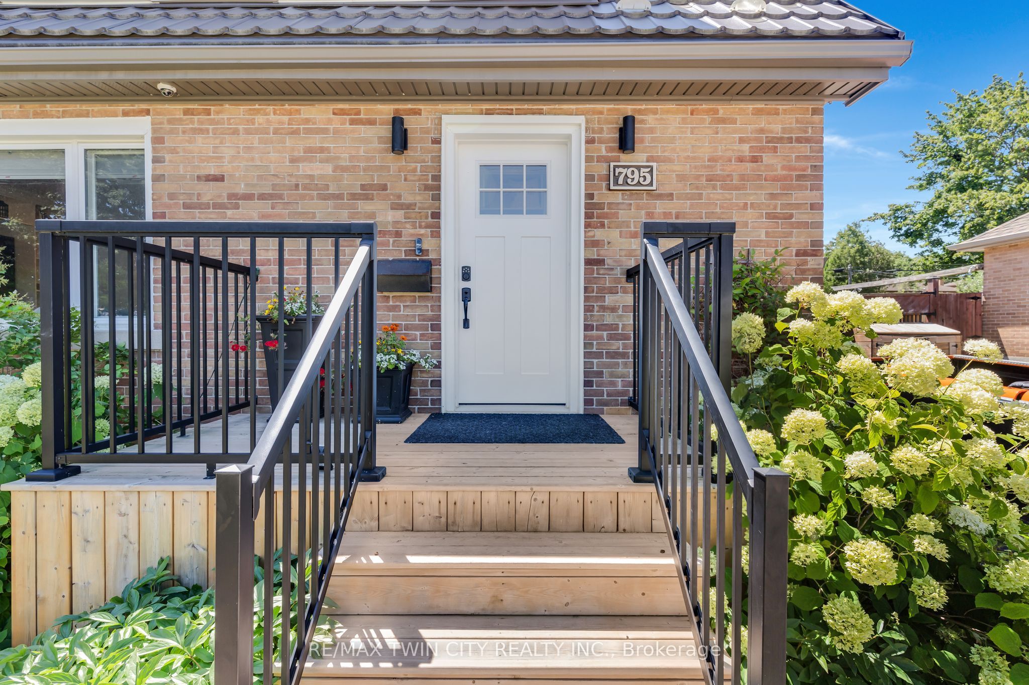 795 Rockway Drive
