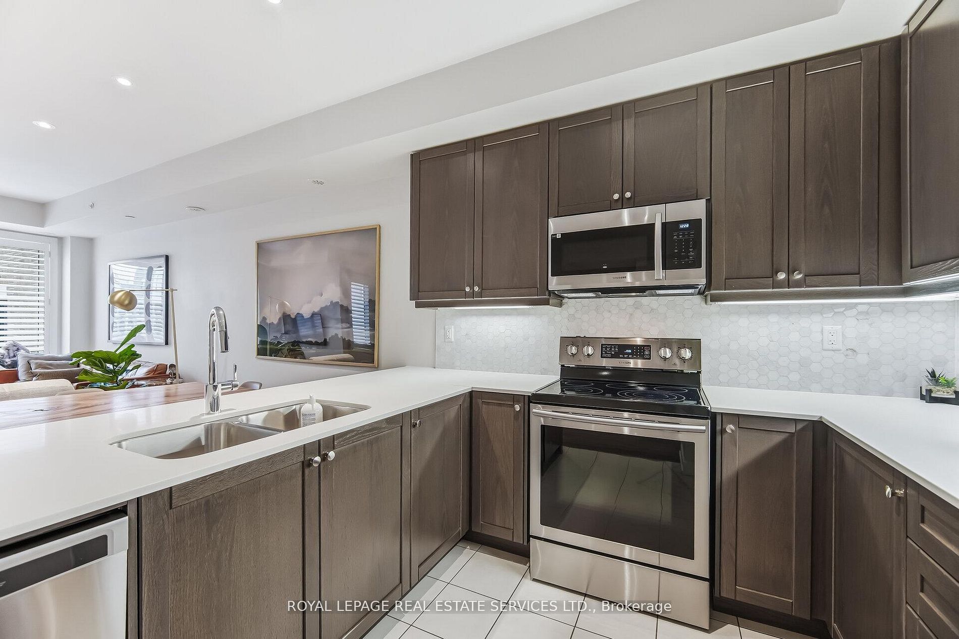 8 Drummond Street 402