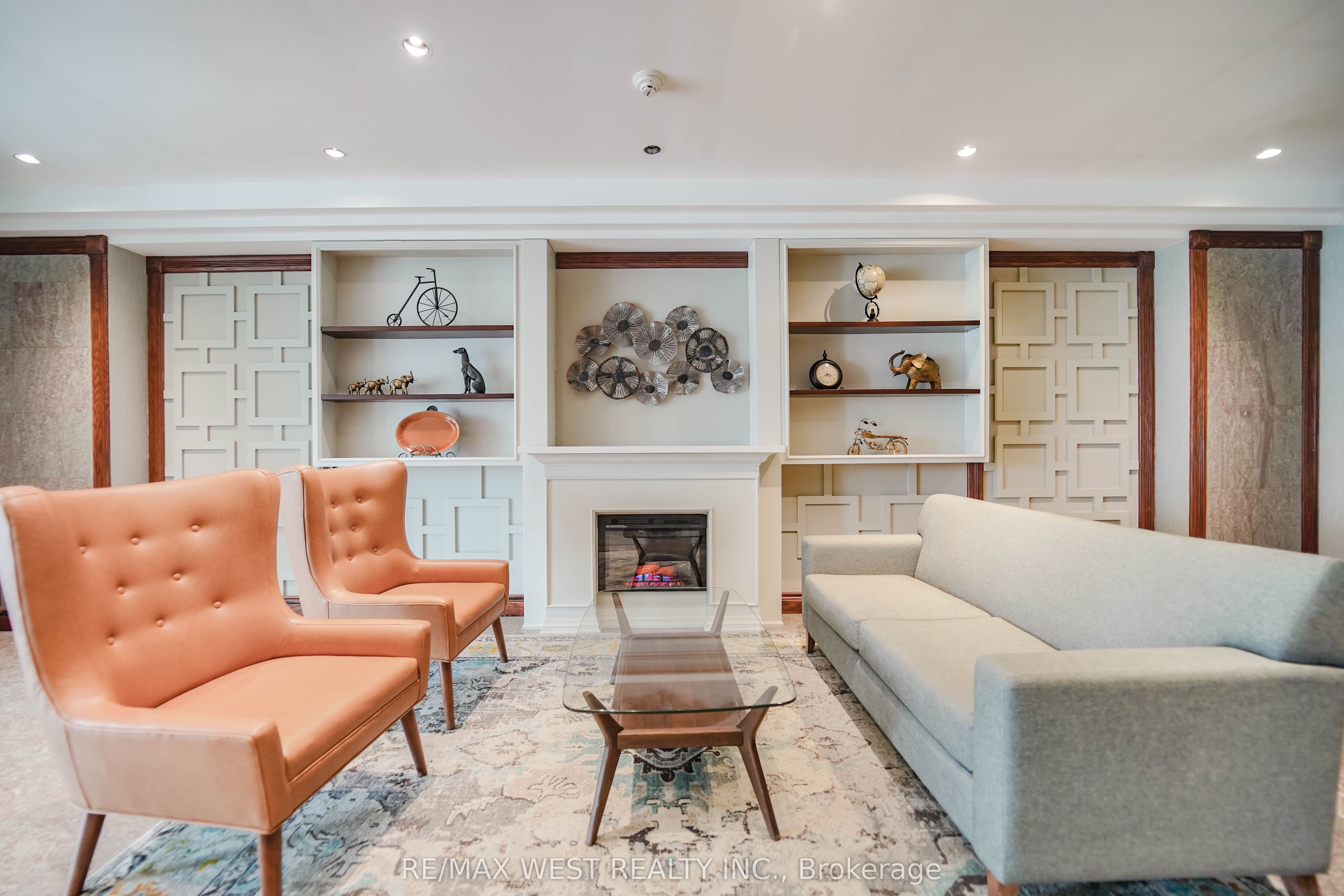 190 Manitoba Street 309