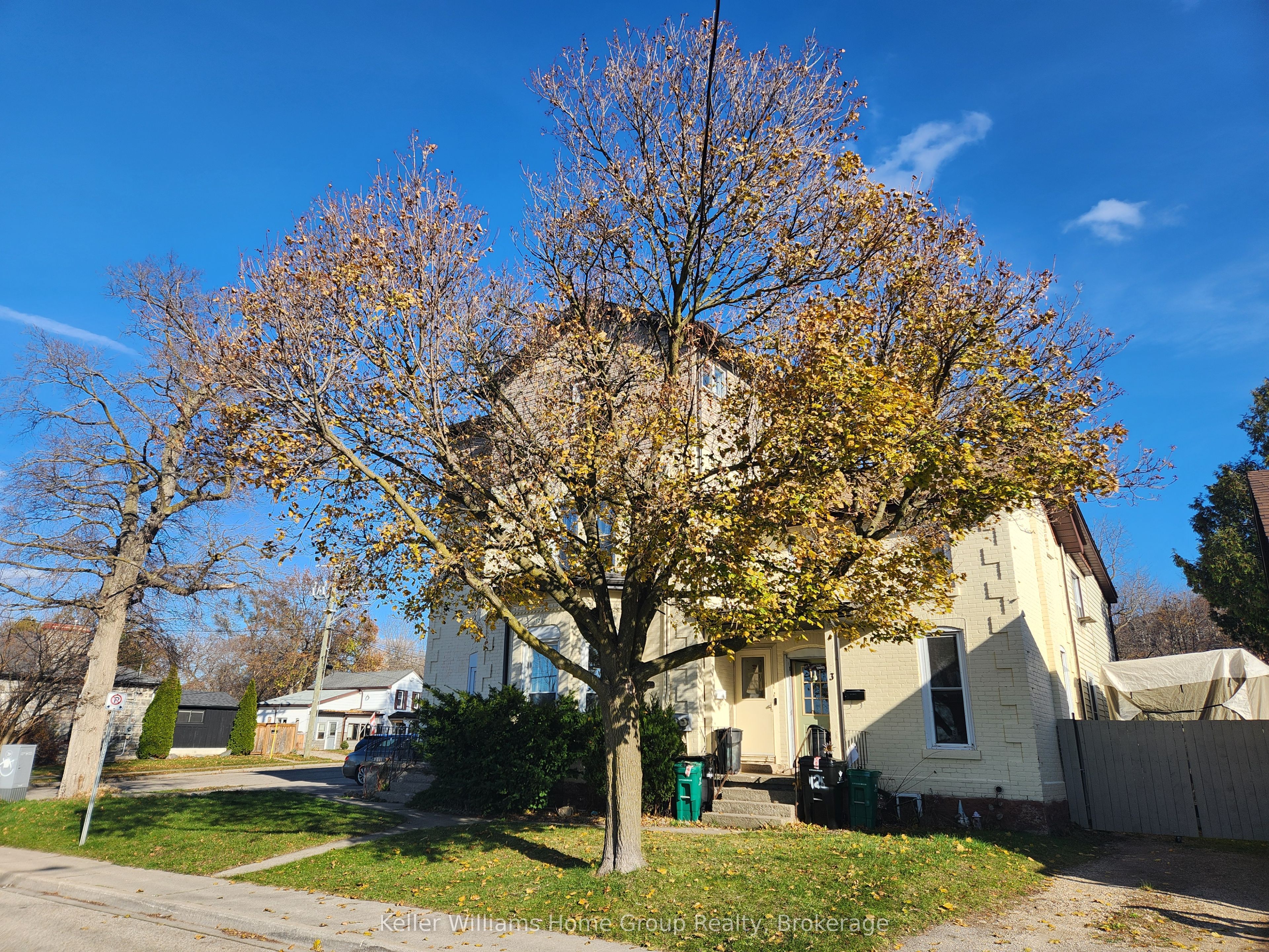 125 Wellington Street S