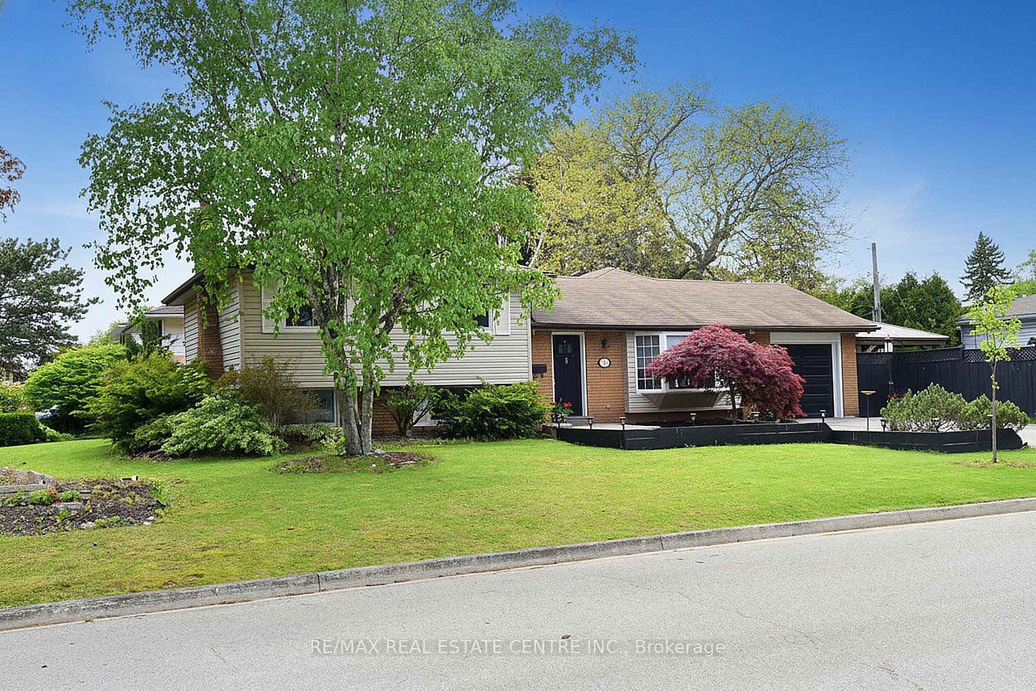 5187 Cedarbrook Crescent