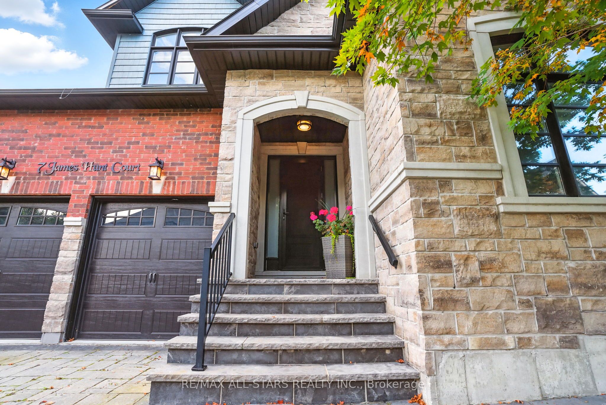 7 Os James Hunt Court