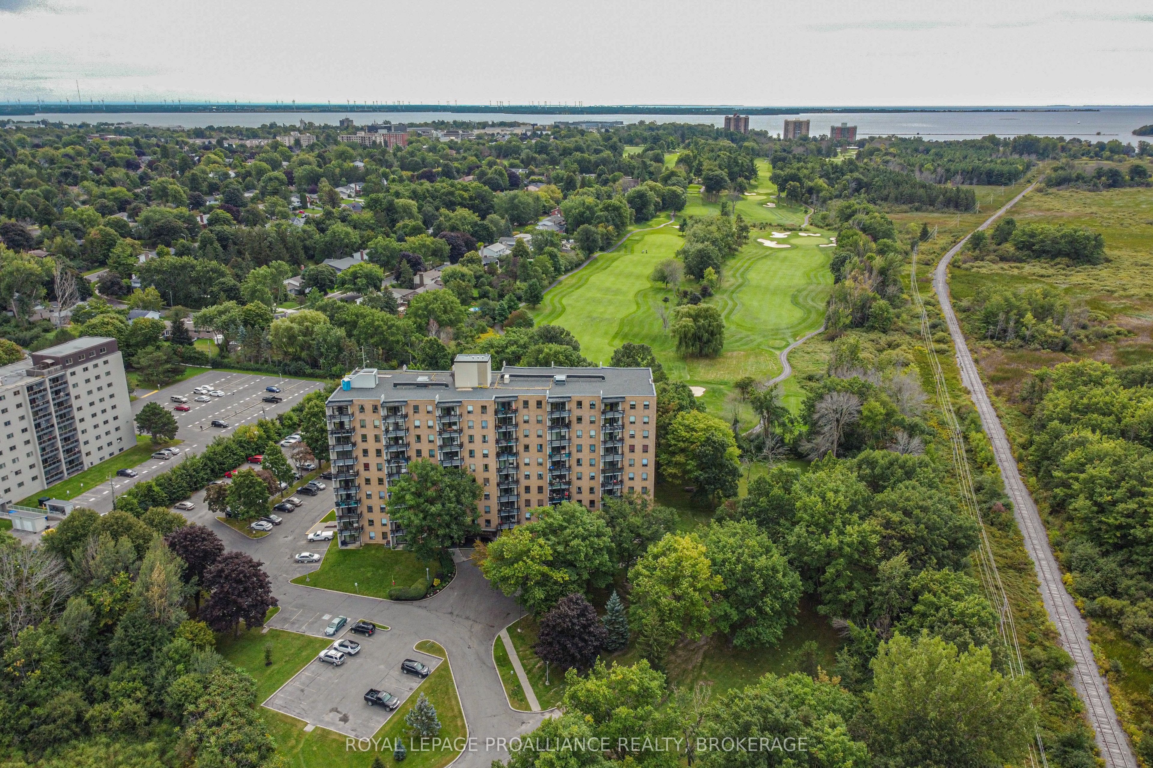 66 Greenview Drive 909