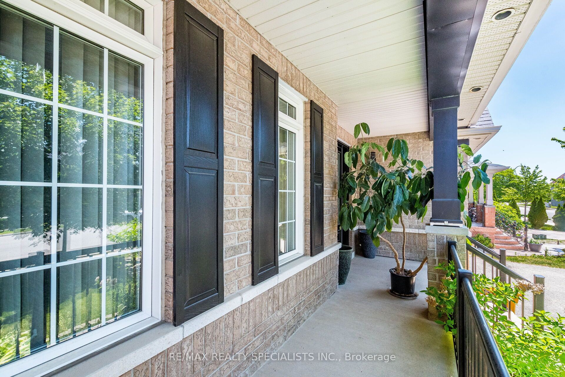 49 Maisonneuve Boulevard