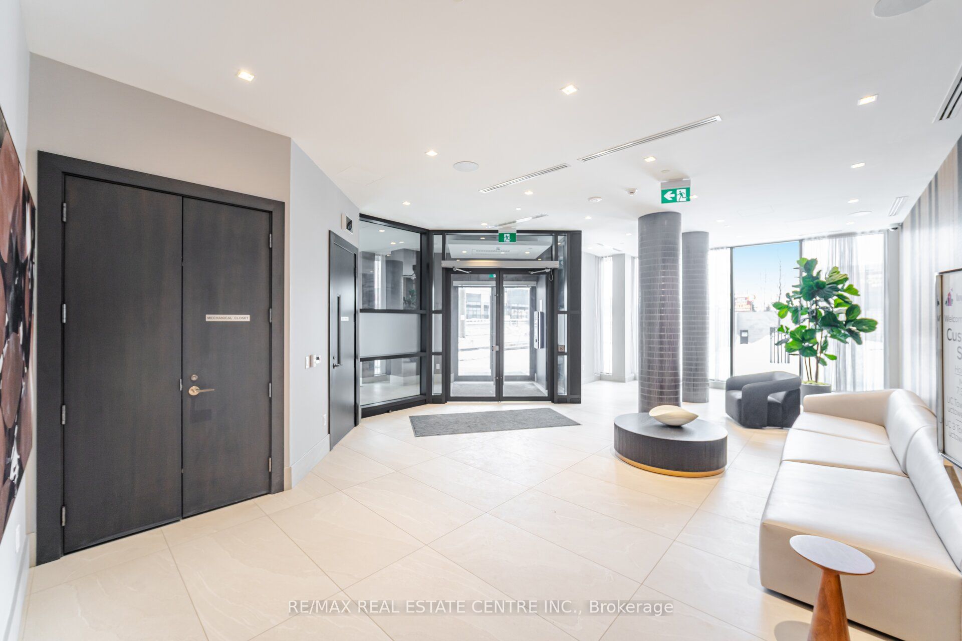 2545 Simcoe Street N 1116