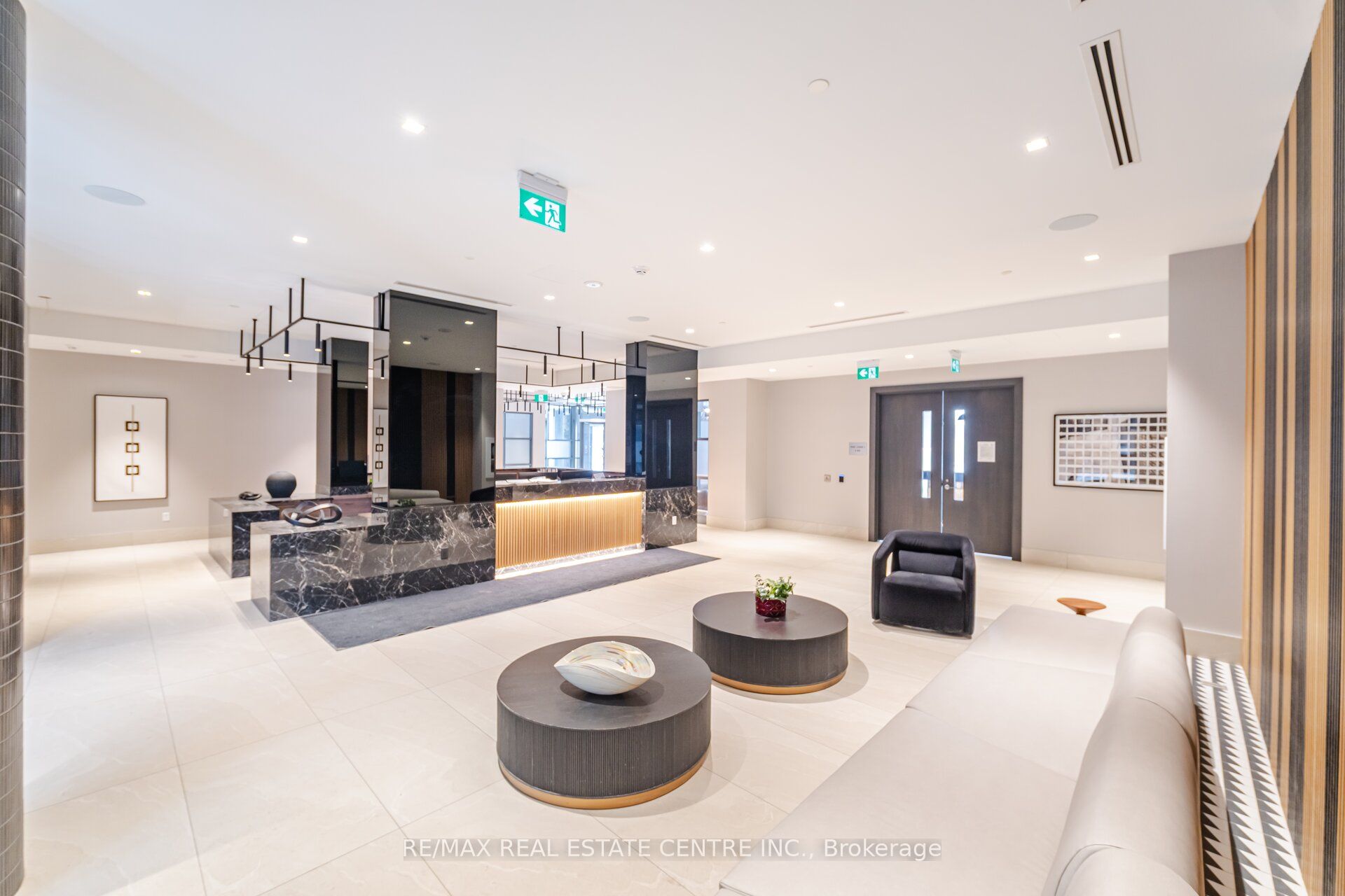 2545 Simcoe Street N 1116