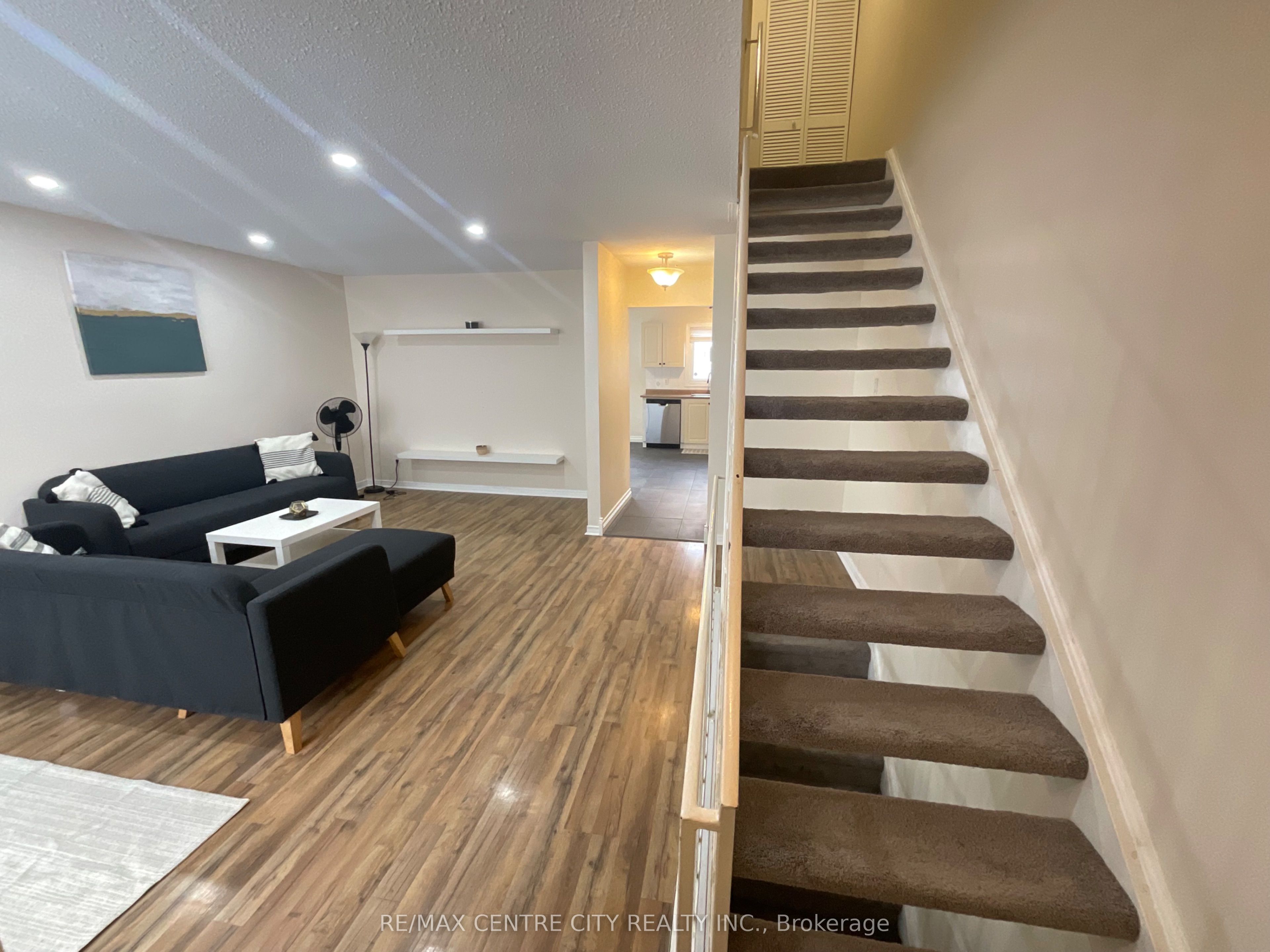 158 Monmore Road