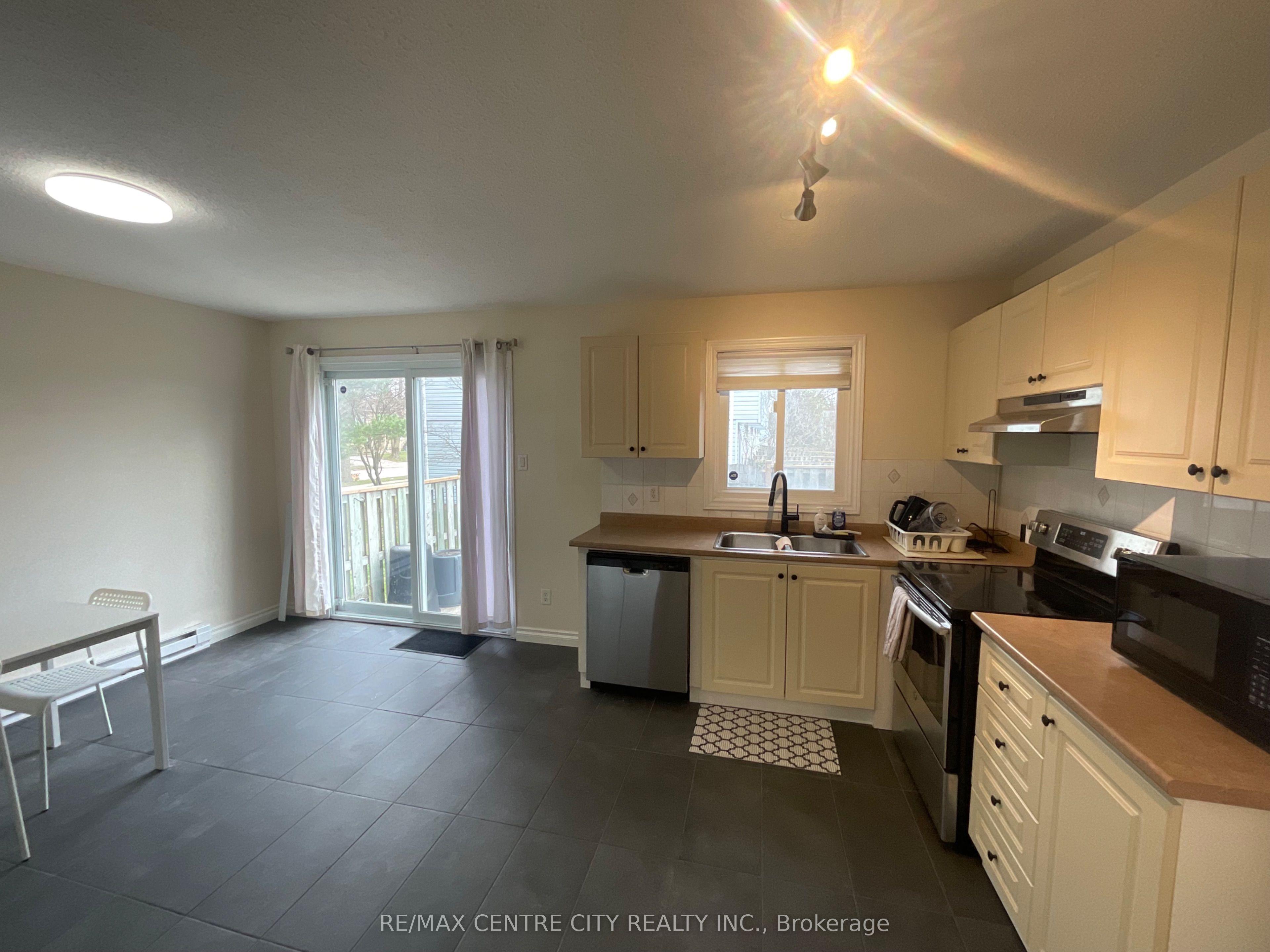 158 Monmore Road