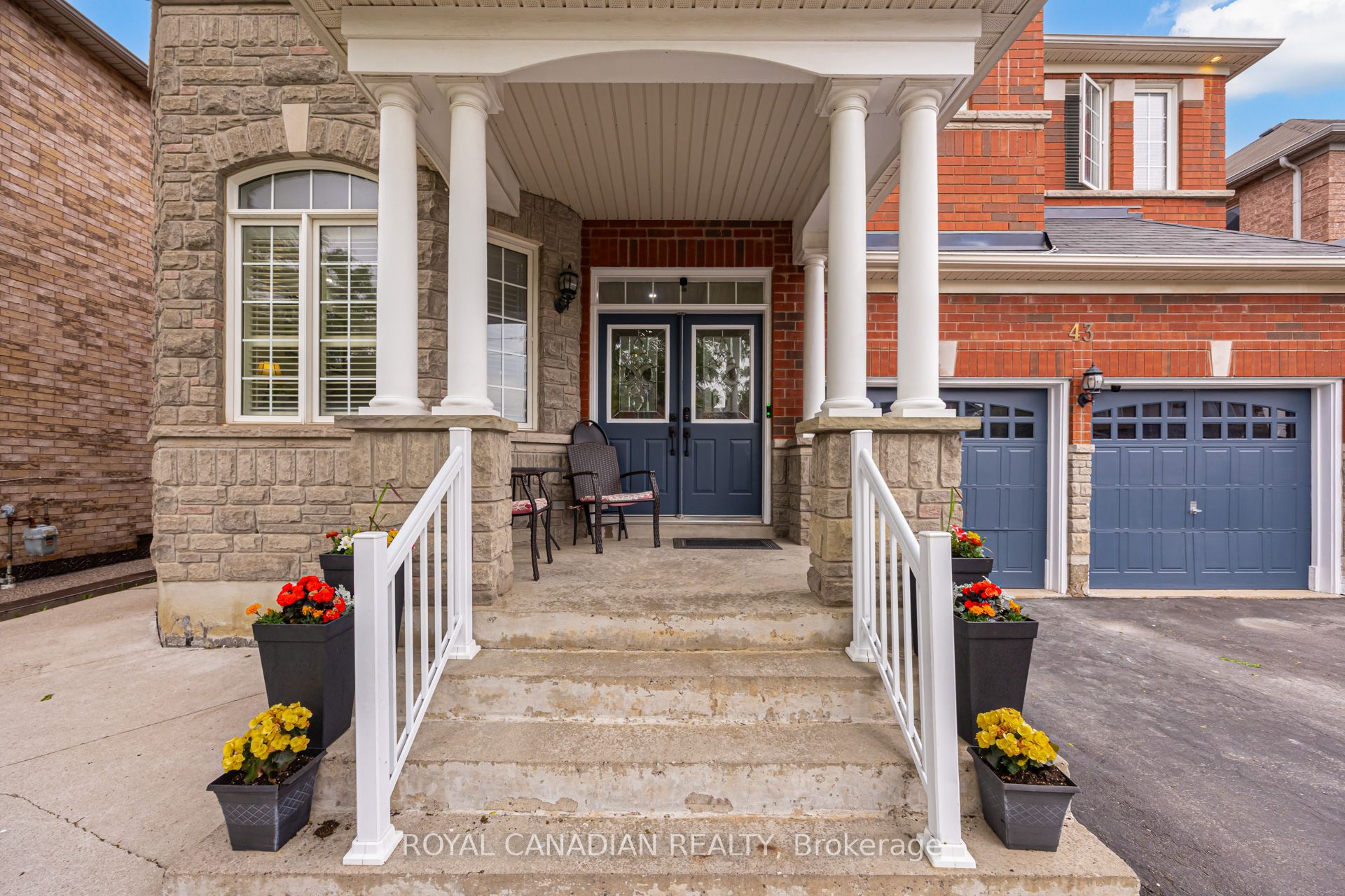 43 Bluffwood Crescent