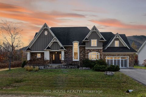 162 Delphi Lane N Blue Mountains ON N0H 1J0