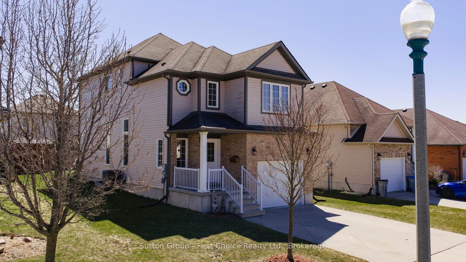 670 Reid Crescent