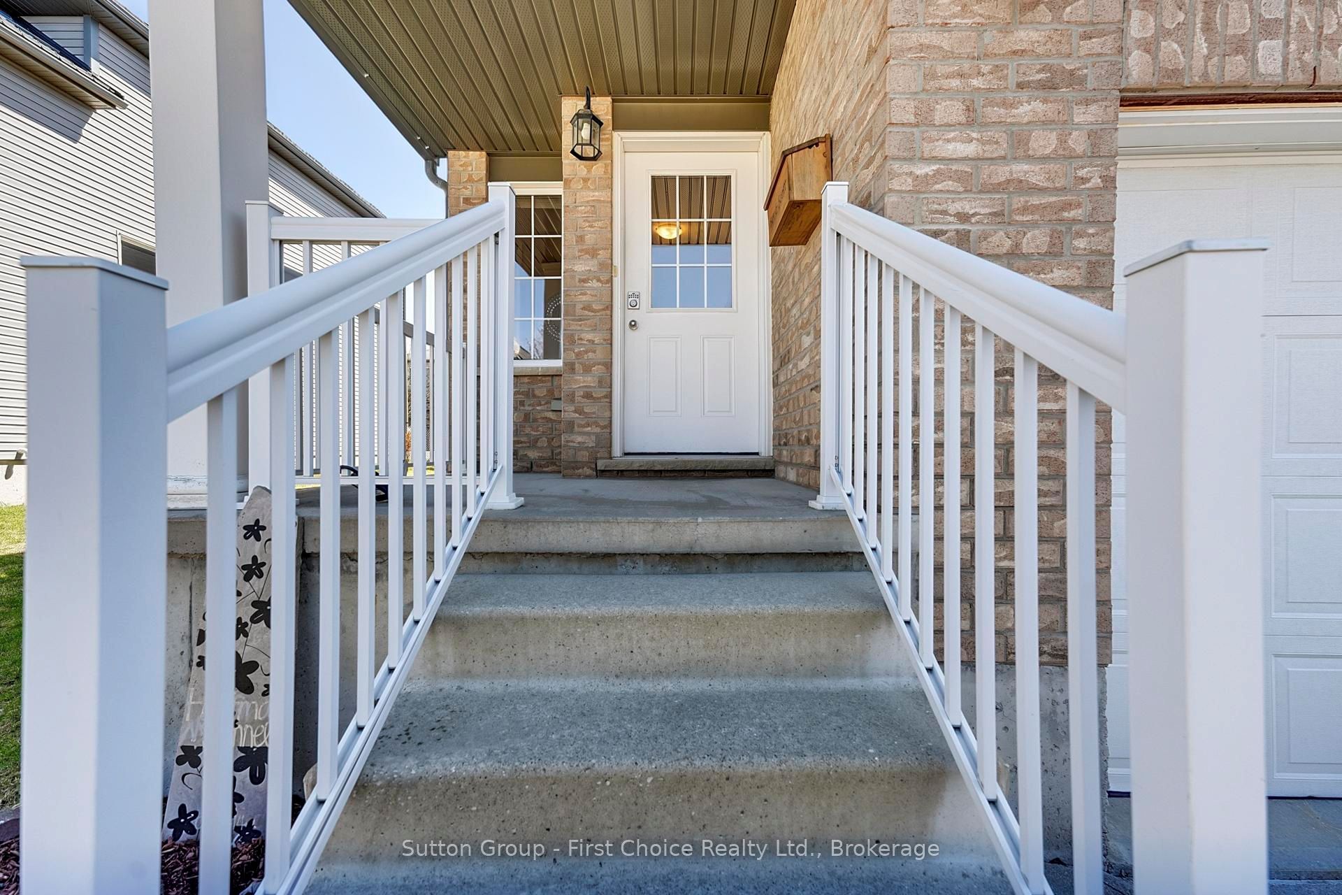 670 Reid Crescent