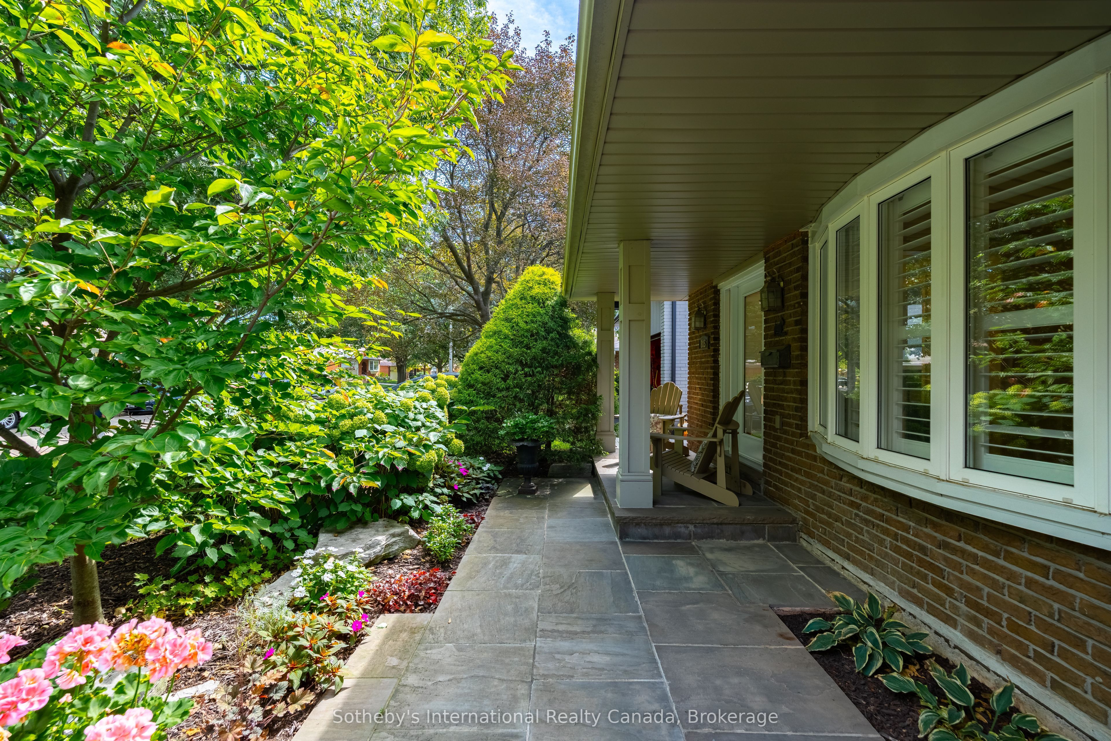 885 Fletcher Valley Crescent
