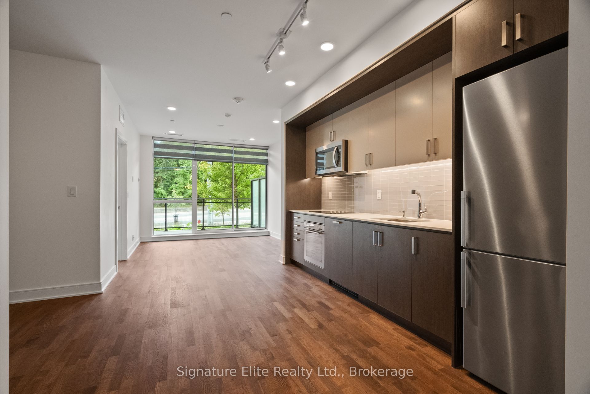 1575 Lakeshore Road W G28