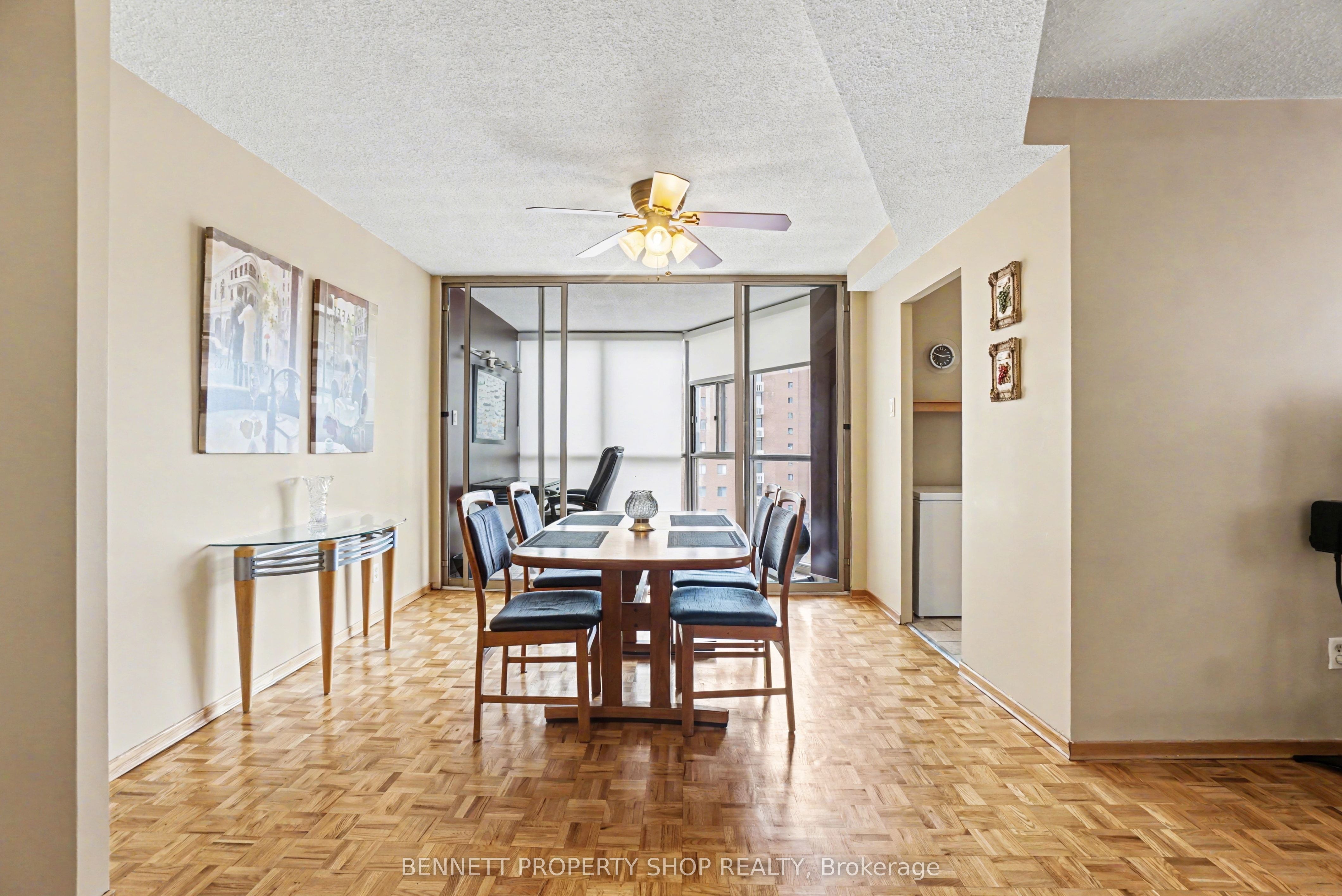 2760 Carousel Crescent 610