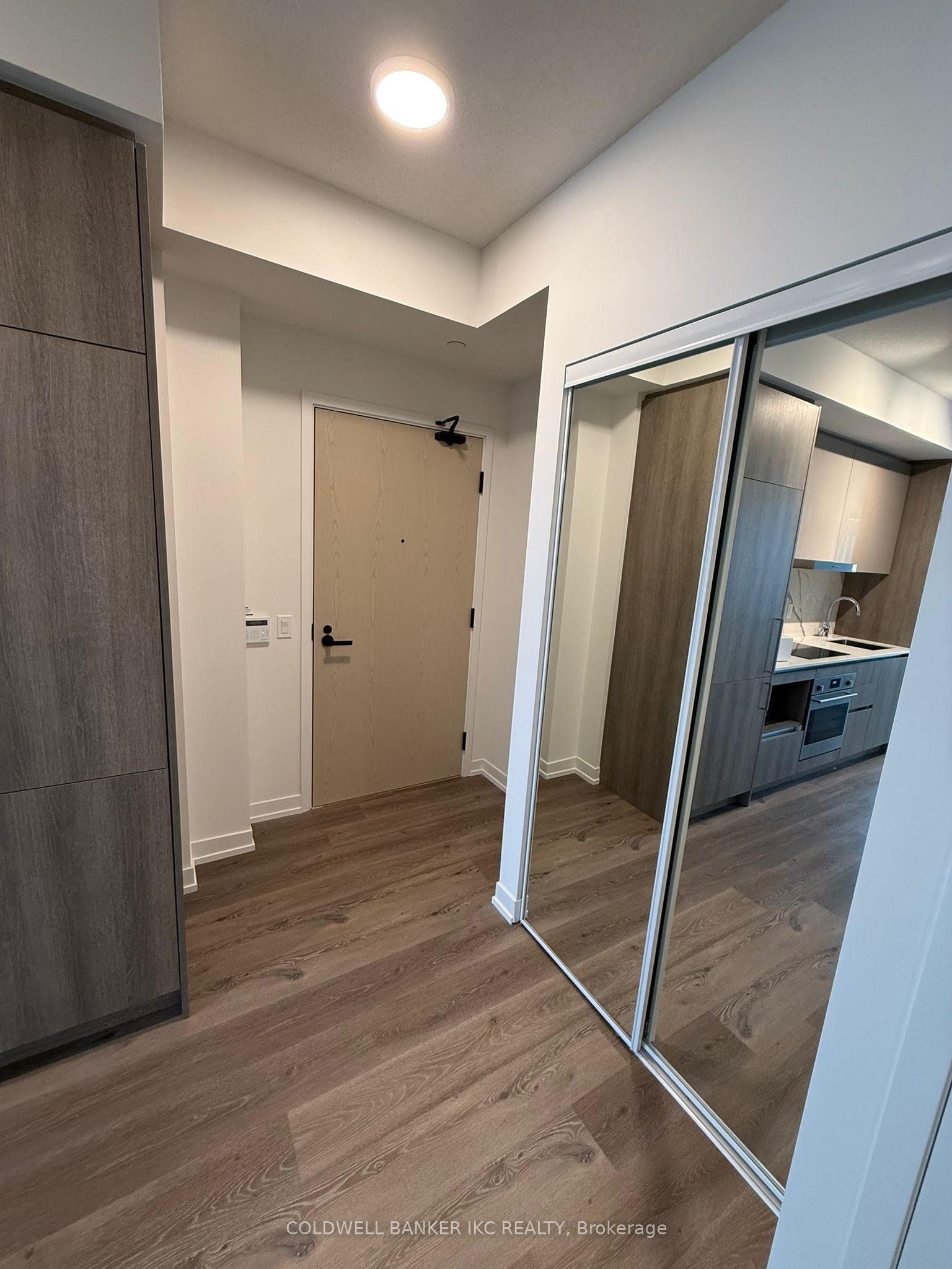 225 Commerce Street 3908