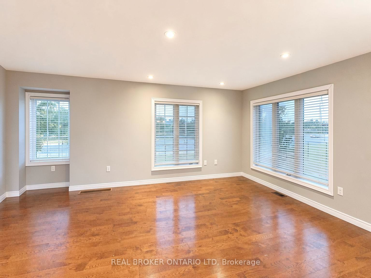 1054 Oakcrossing Gate 52