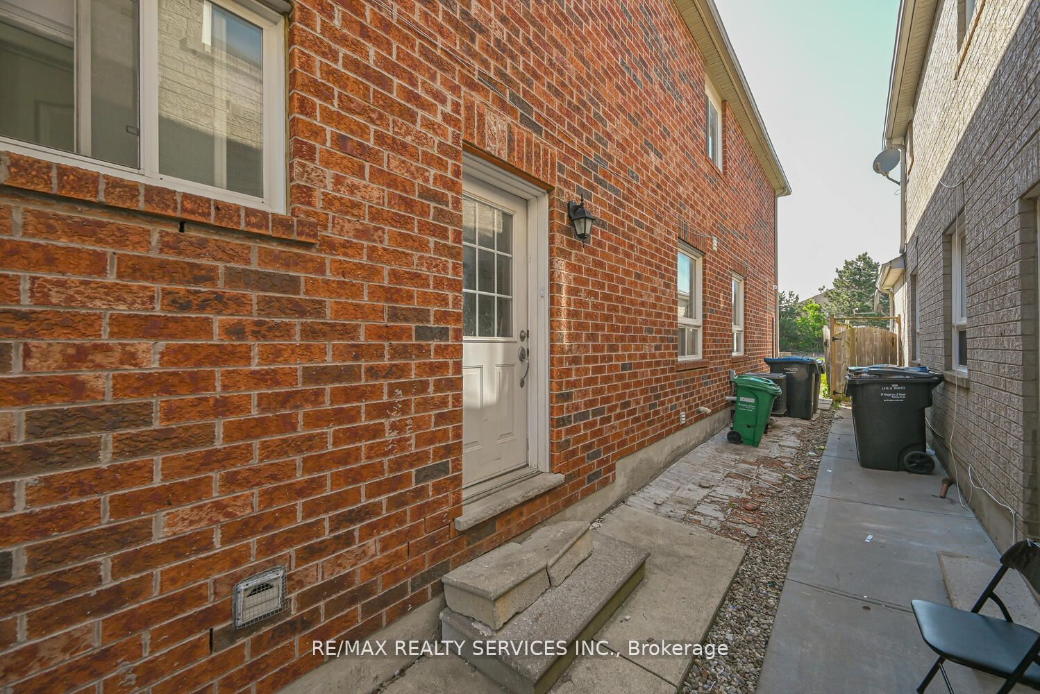 102 Sand Cherry Crescent