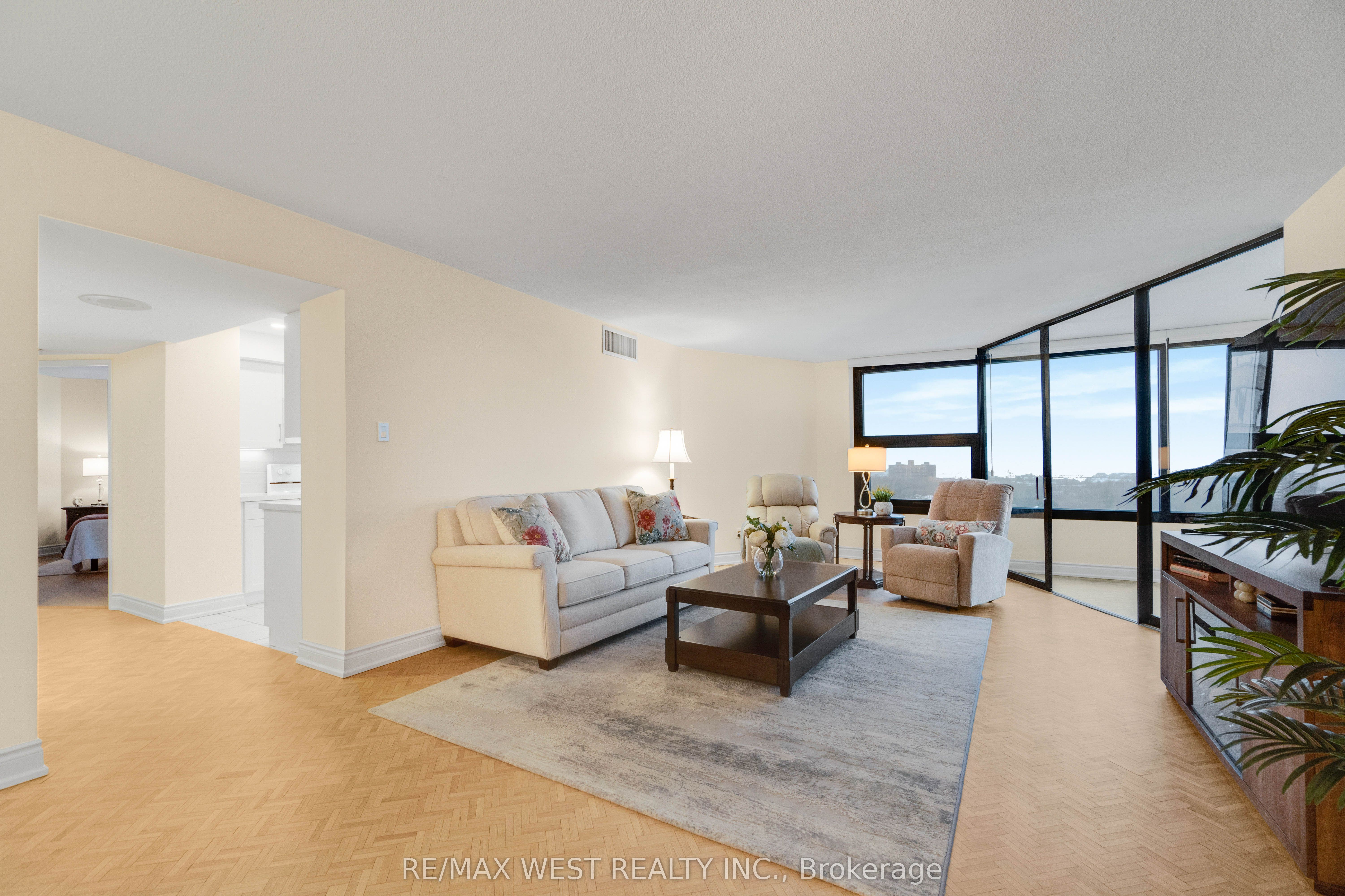 1300 Bloor Street 1012