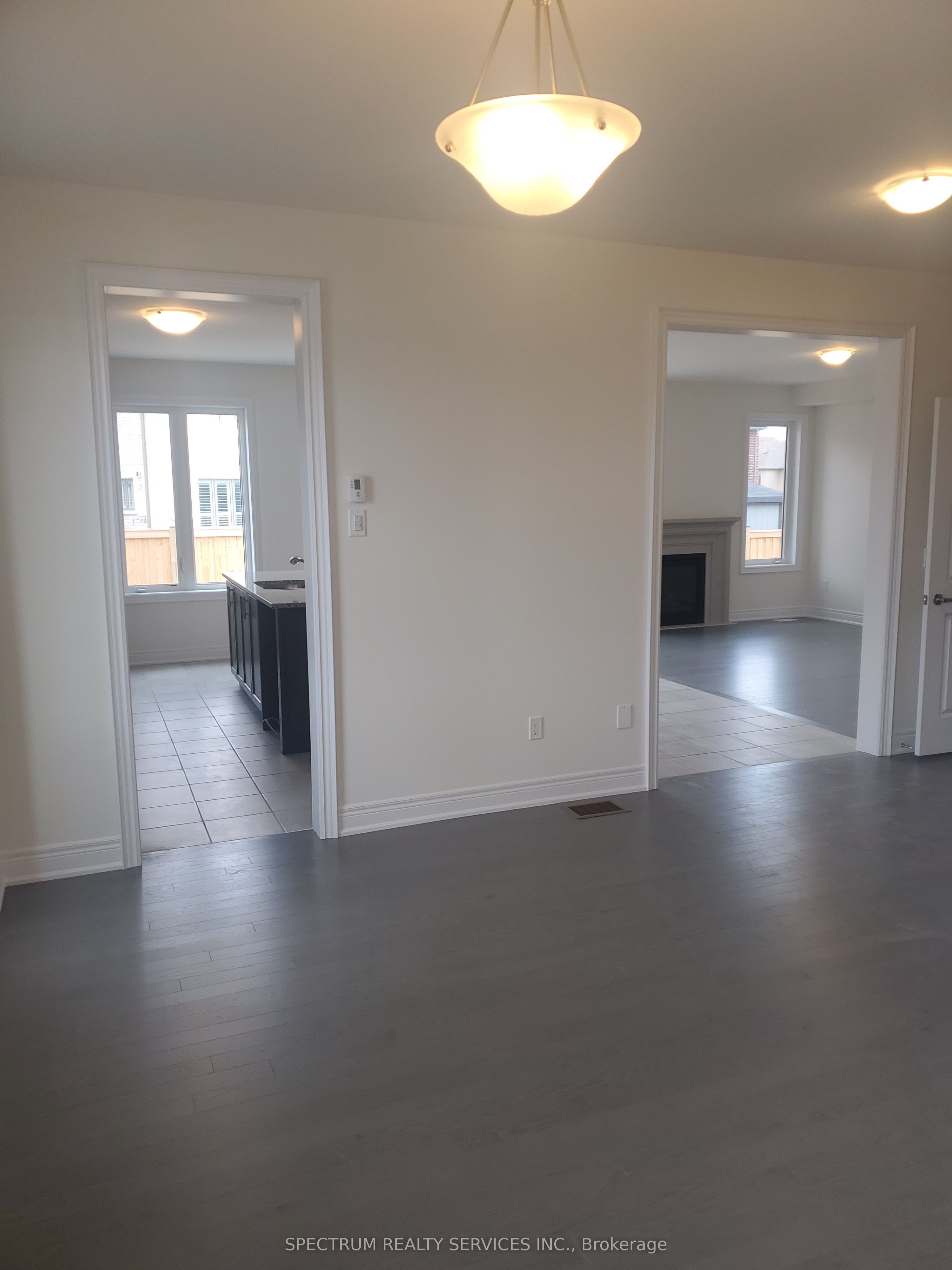 27 ROGERSON Street E