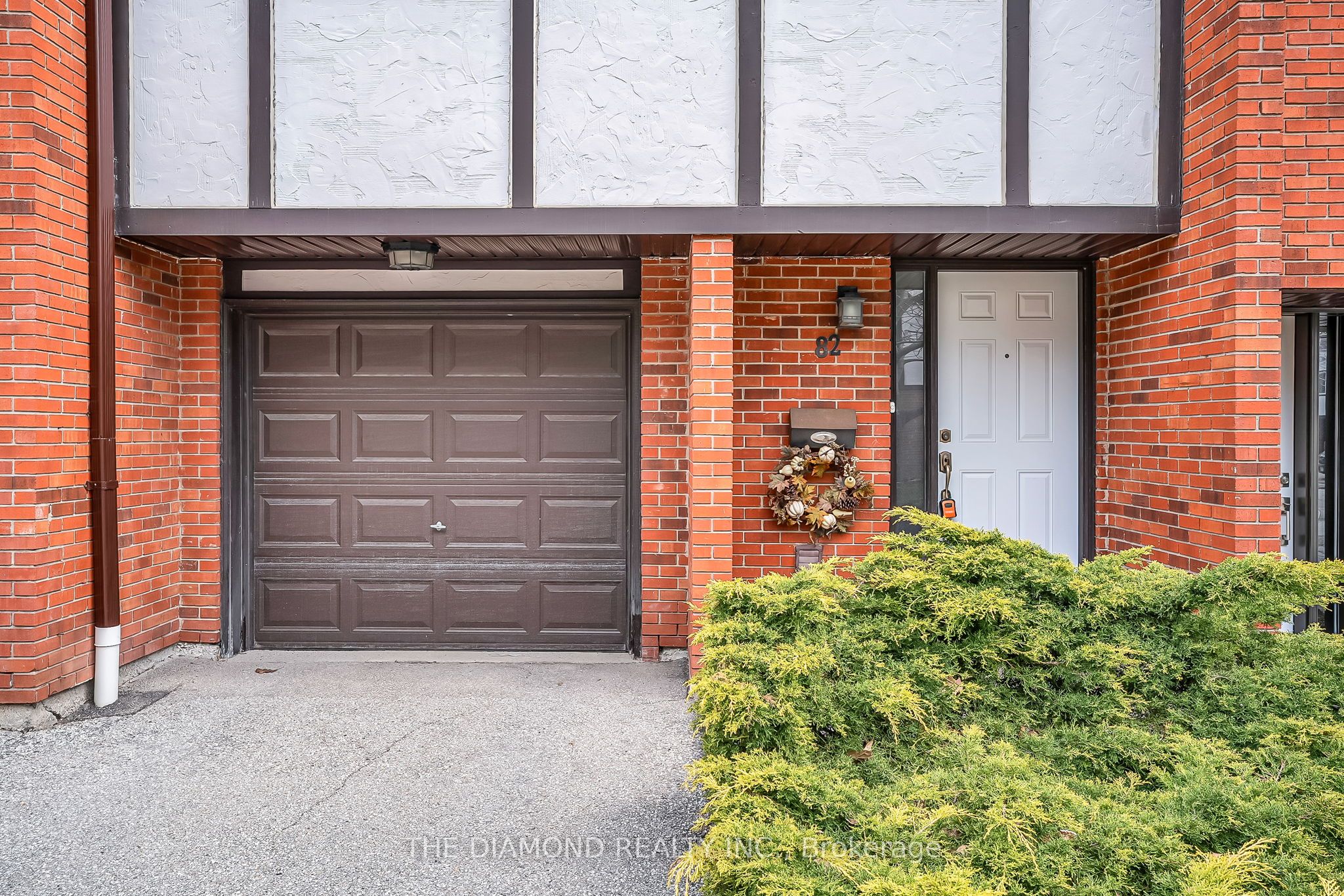 1755 Rathburn Road E 82