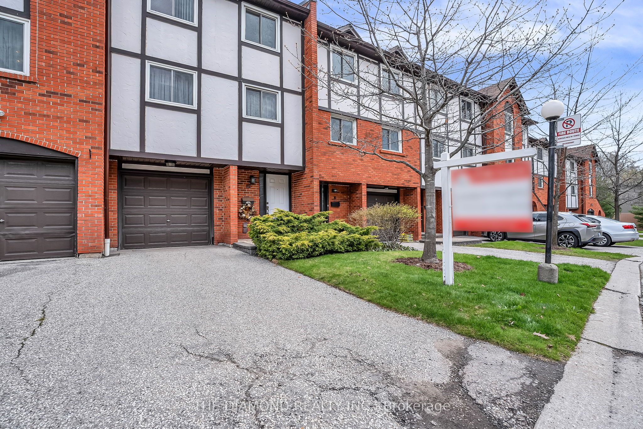 1755 Rathburn Road E 82