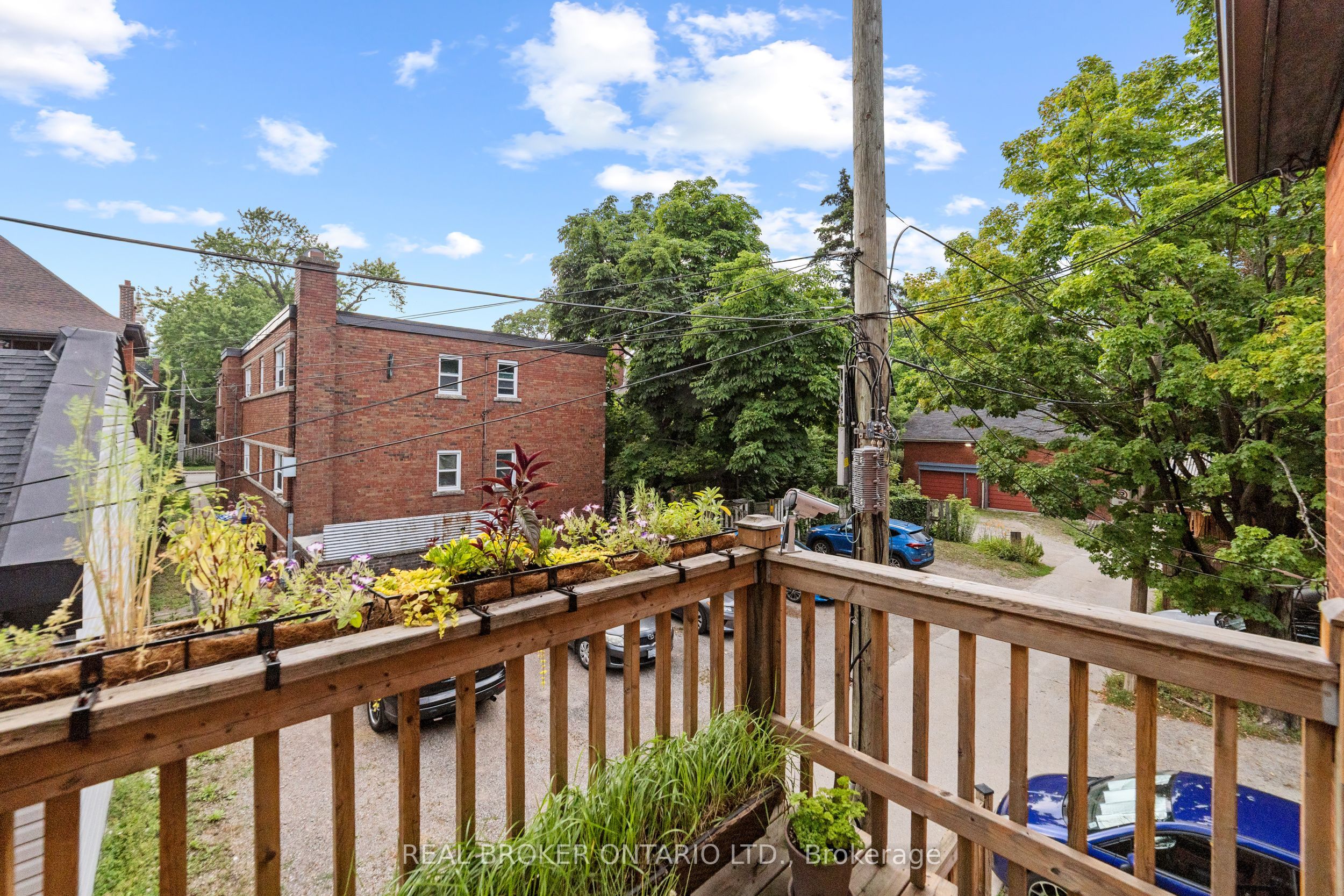 188-190 Caroline Street S