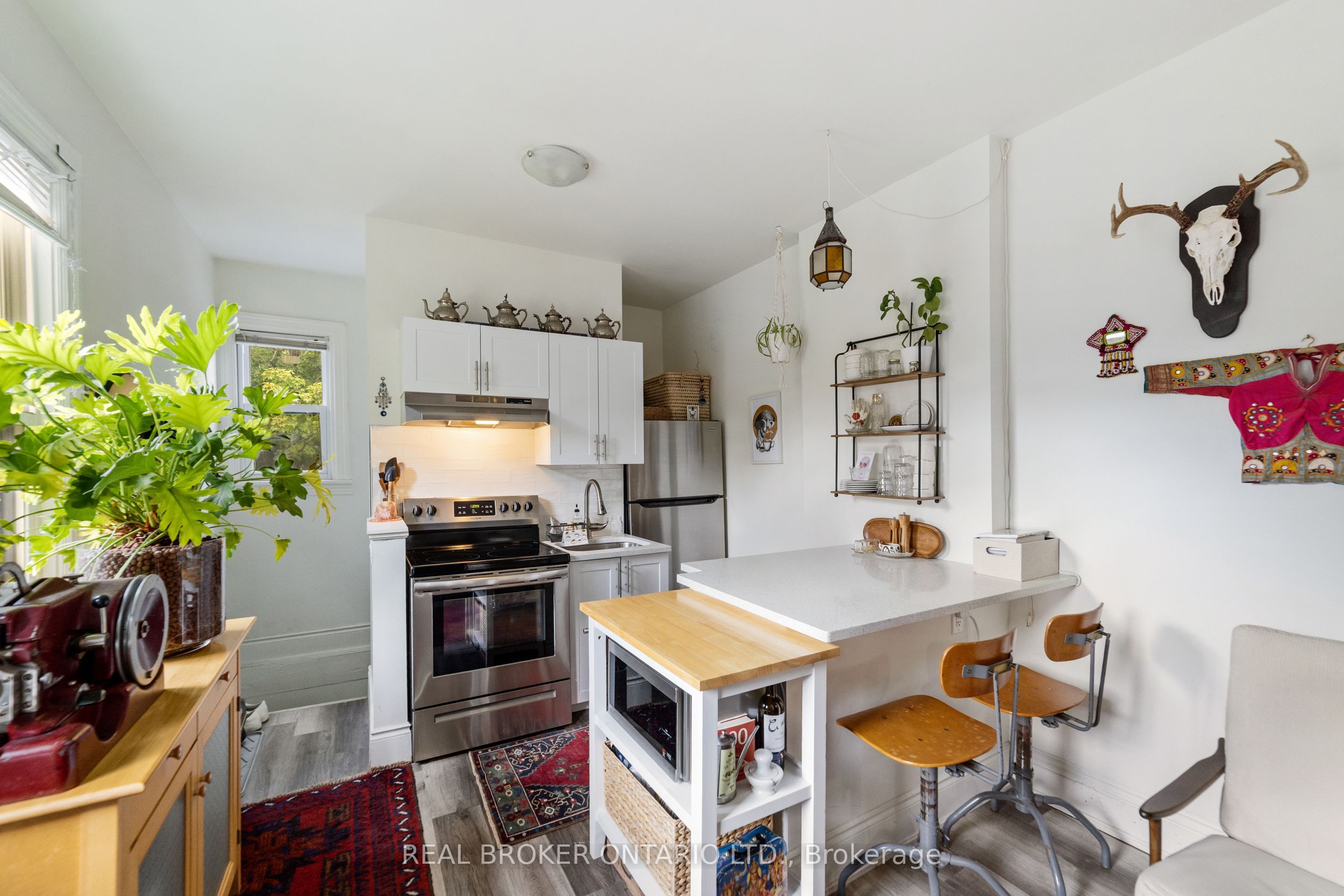 188-190 Caroline Street S