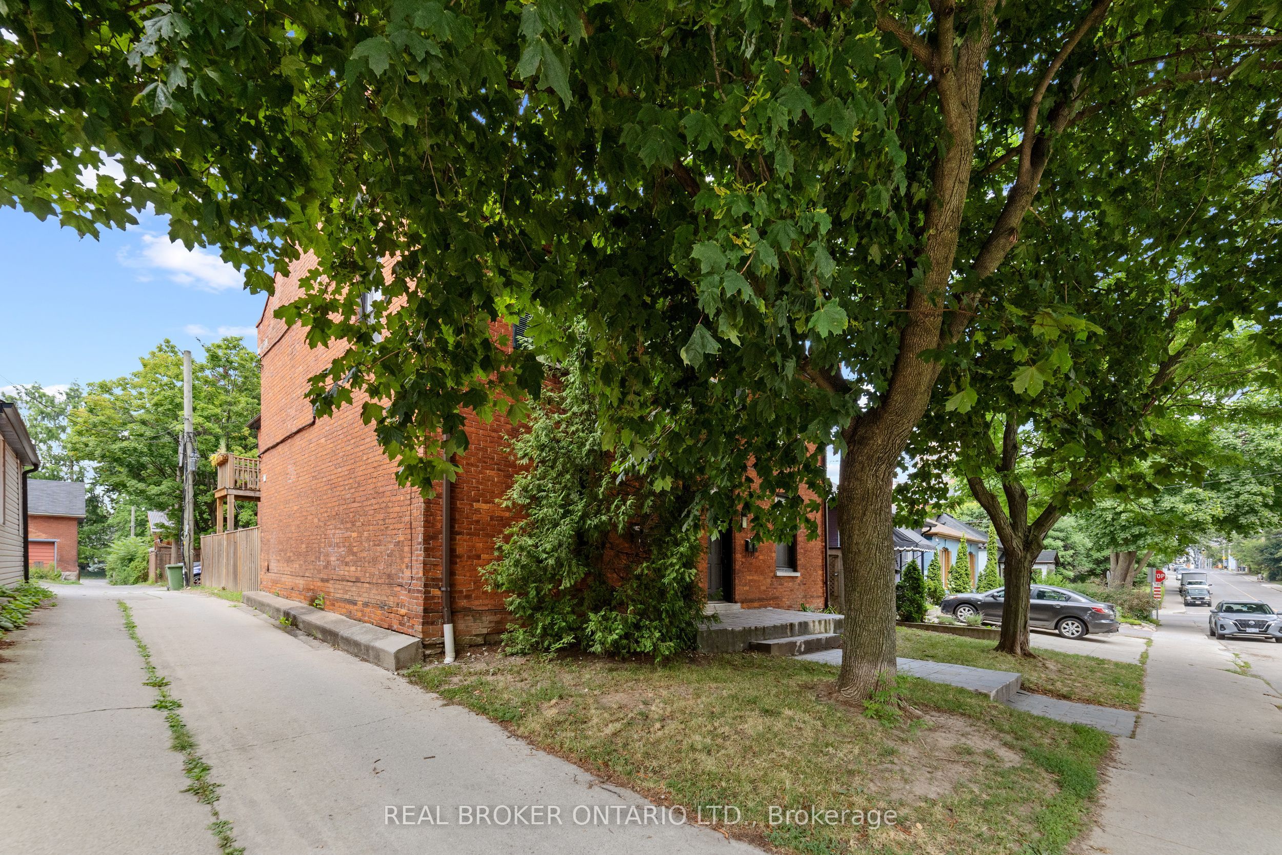 188-190 Caroline Street S