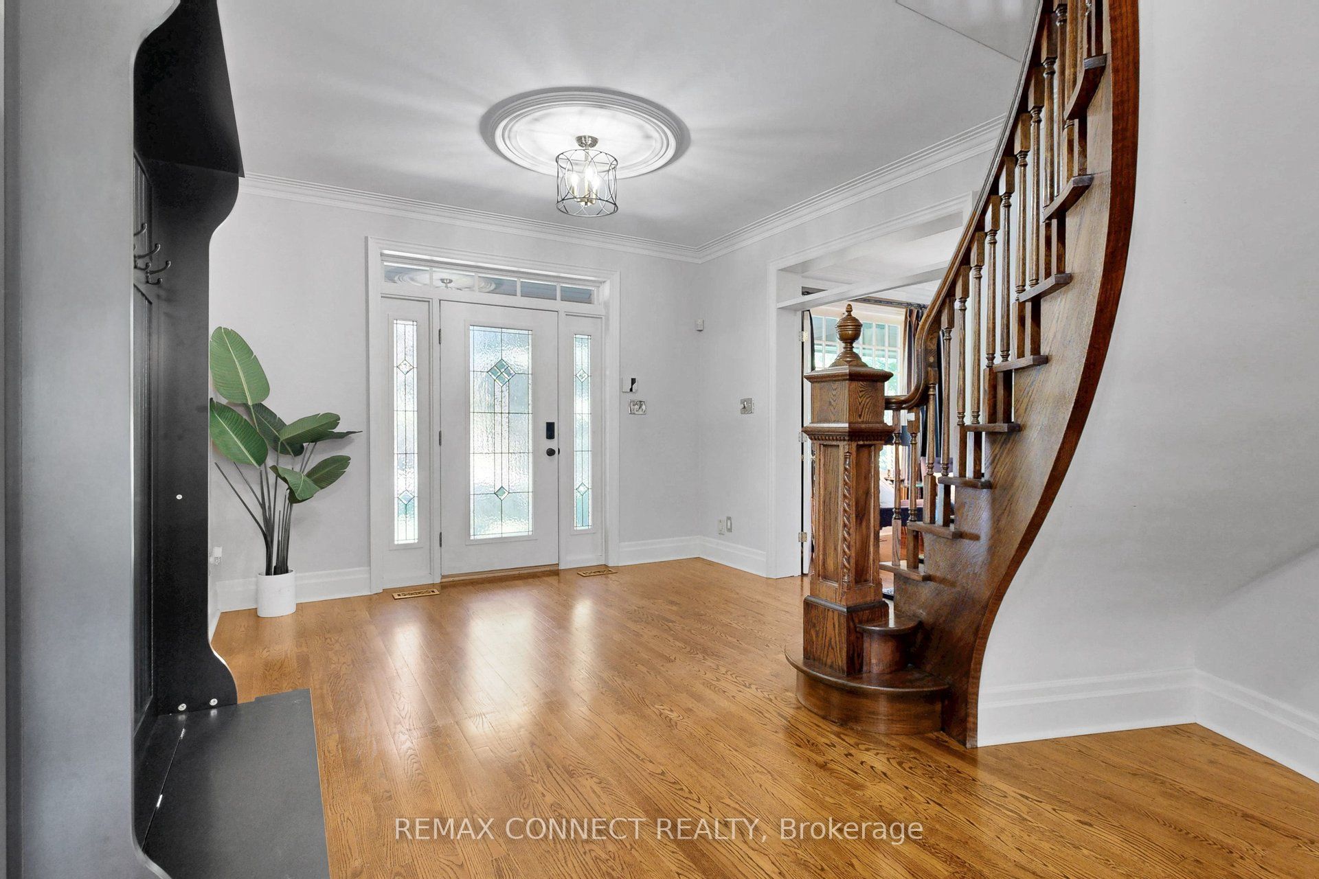 255 Loretta Crescent