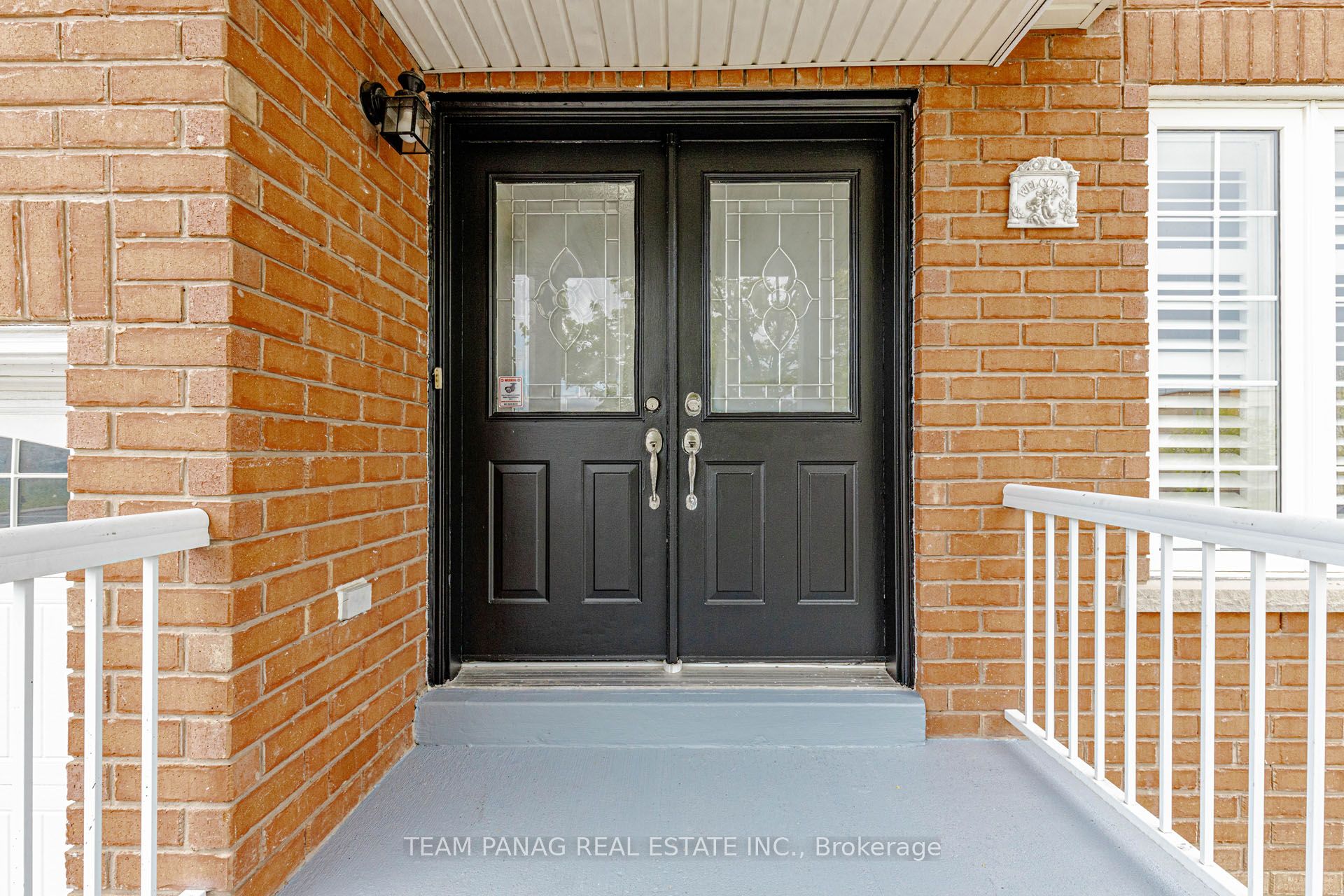 233 Queen Mary Drive