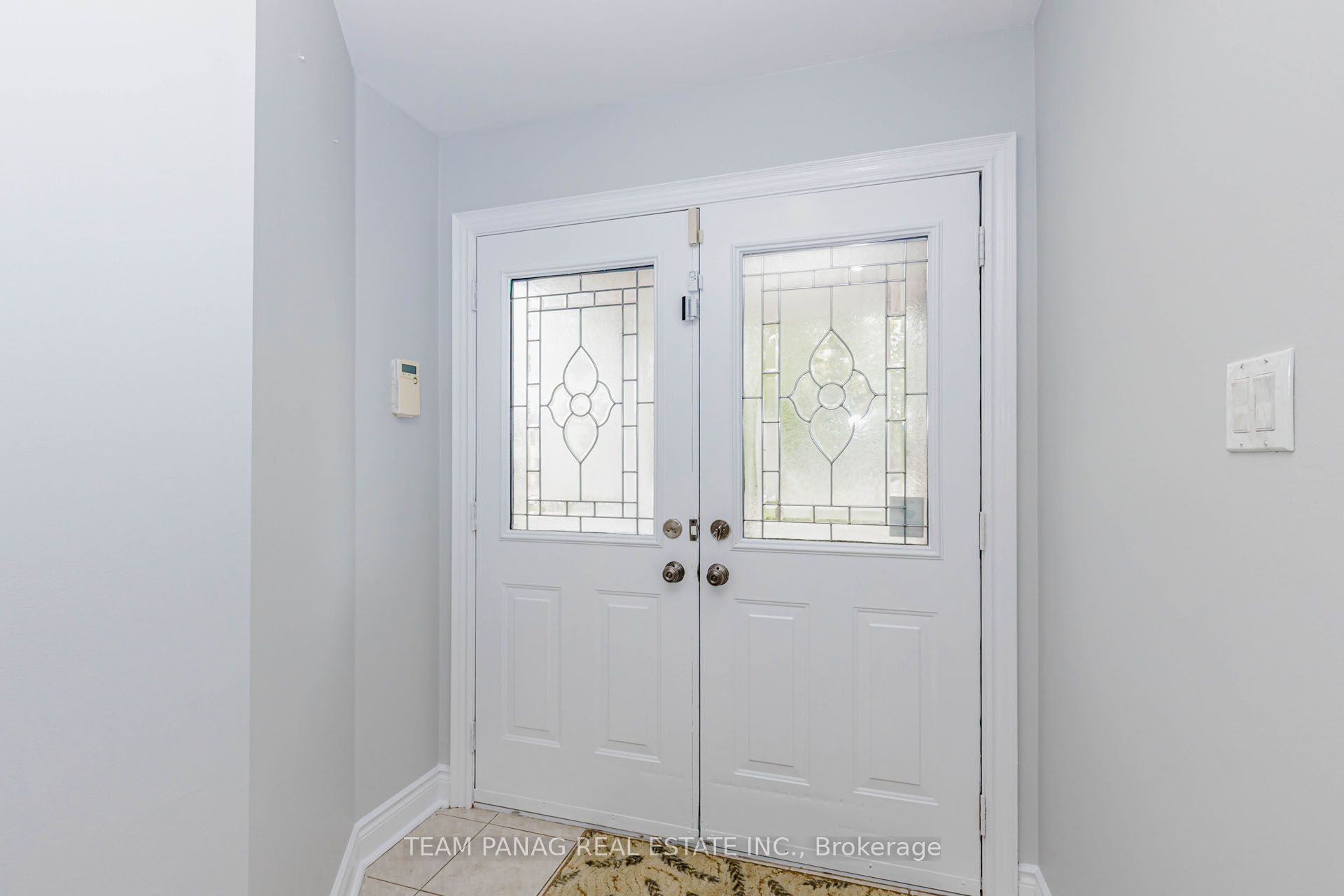 233 Queen Mary Drive