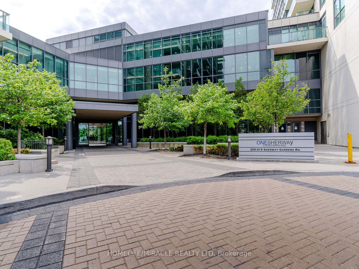 215 Sherway Gardens Road 1606